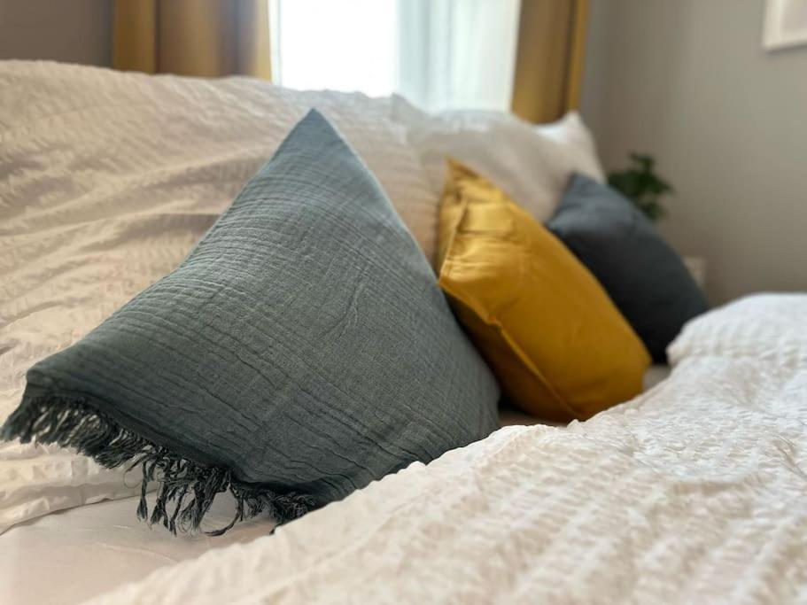5 Bedroom I Winter Garden I Near Metro Apartment *