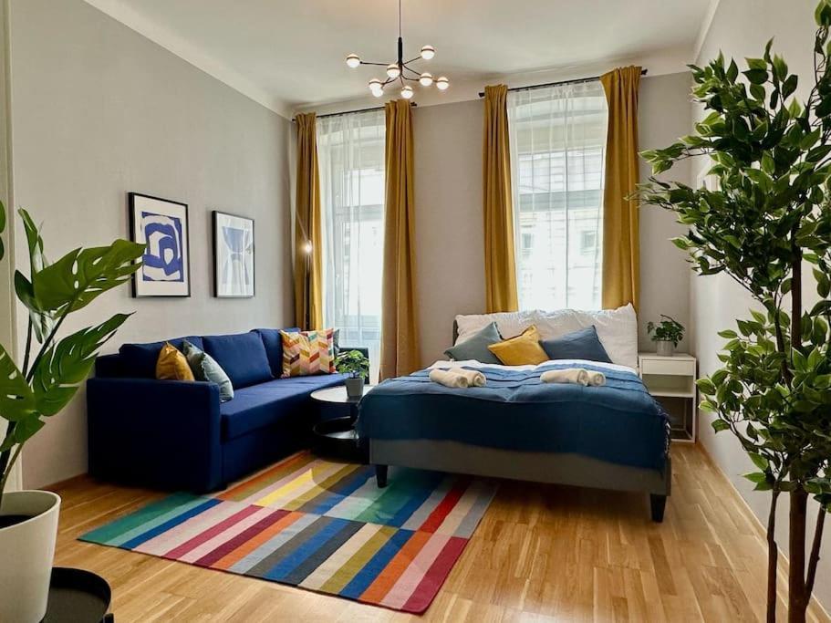 Apartment 5 Bedroom I Winter Garden I Near Metro