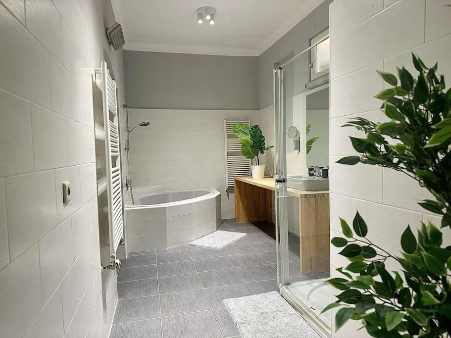 5 Bedroom I Winter Garden I Near Metro * Vienna