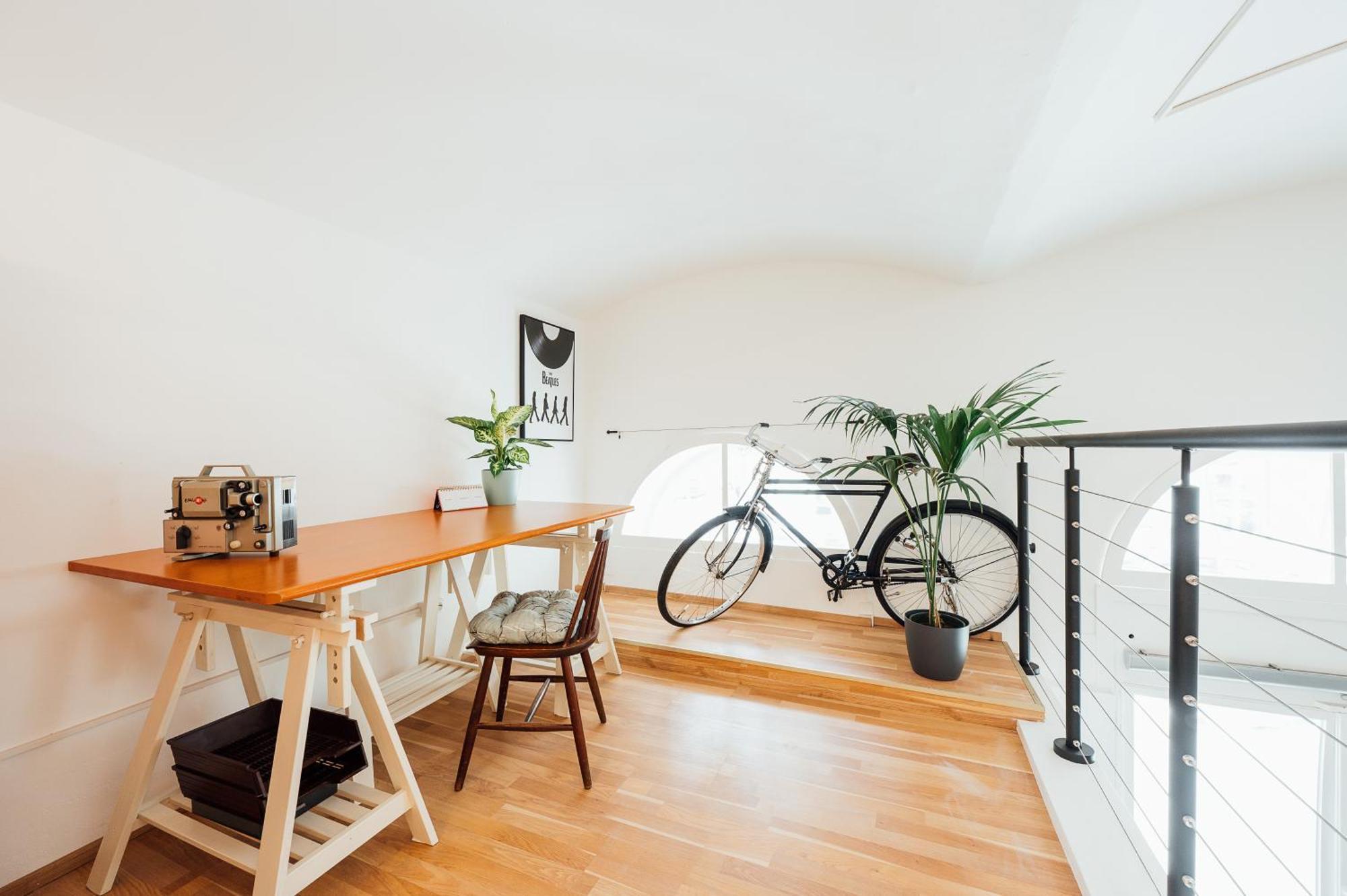 The Garage No.6 Apartment