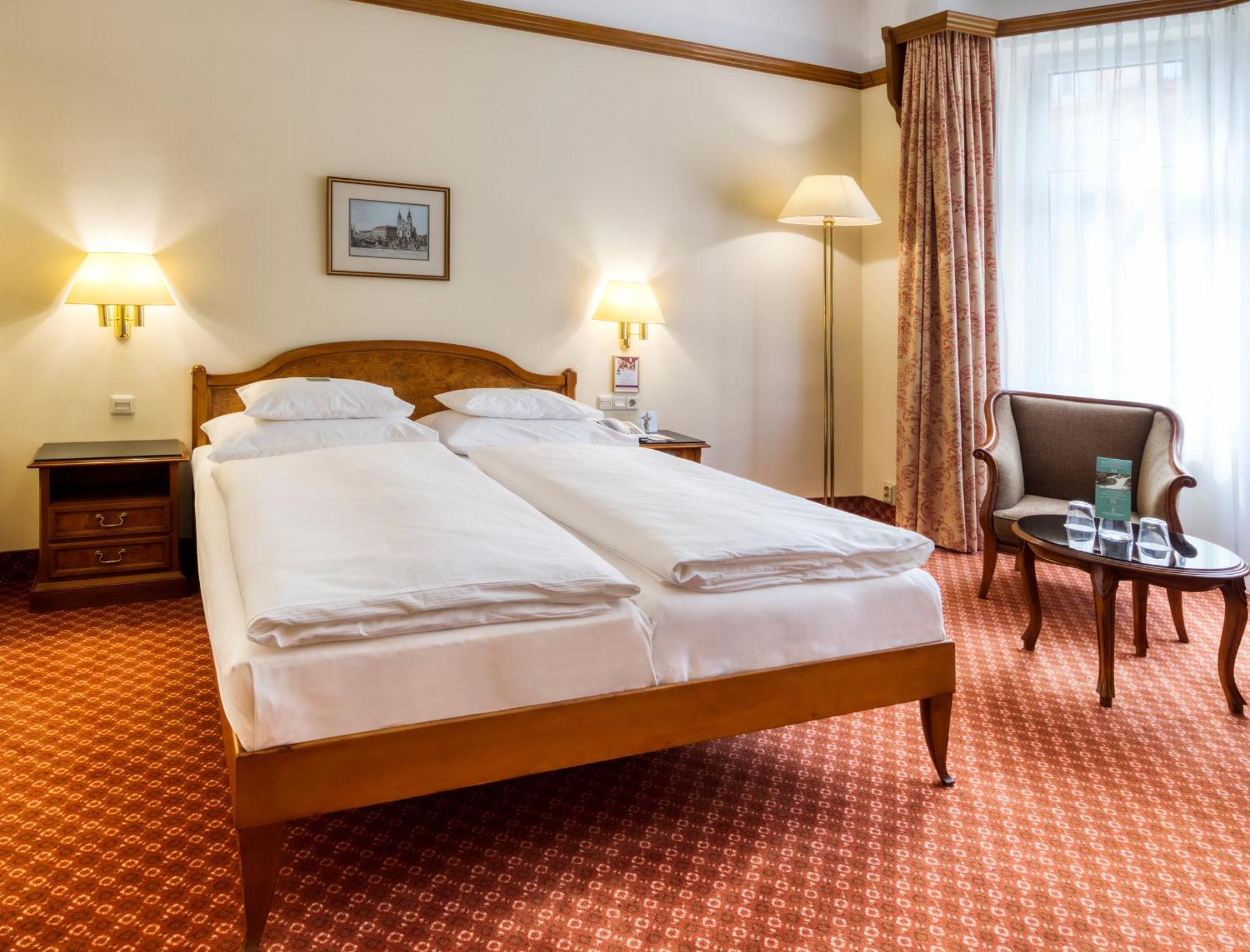Hotel City Central Hotel 4*