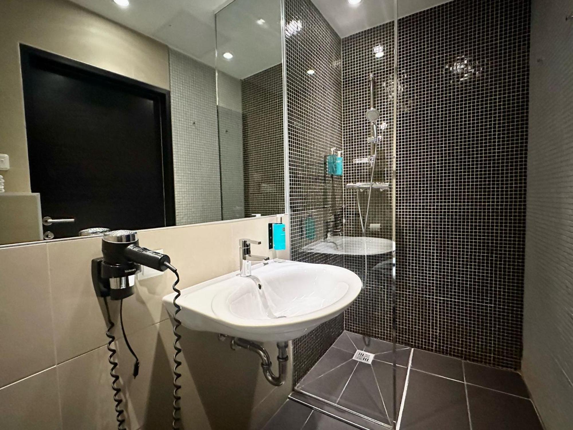 Hotel George 4*