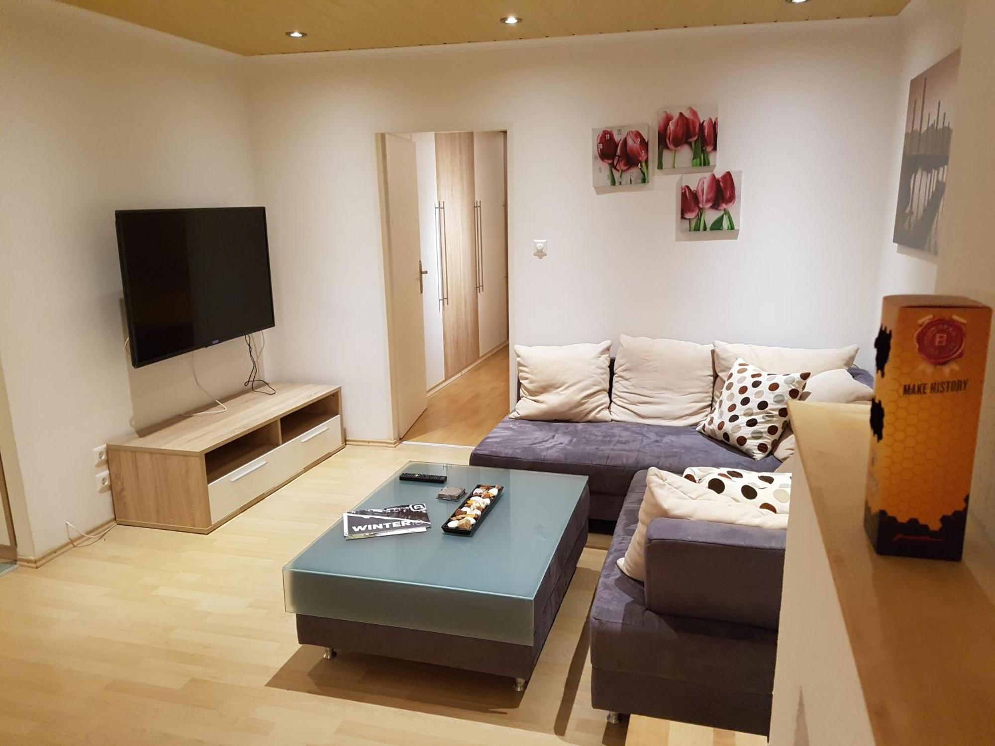Esslinger Hauptstr Spacious With Loggia