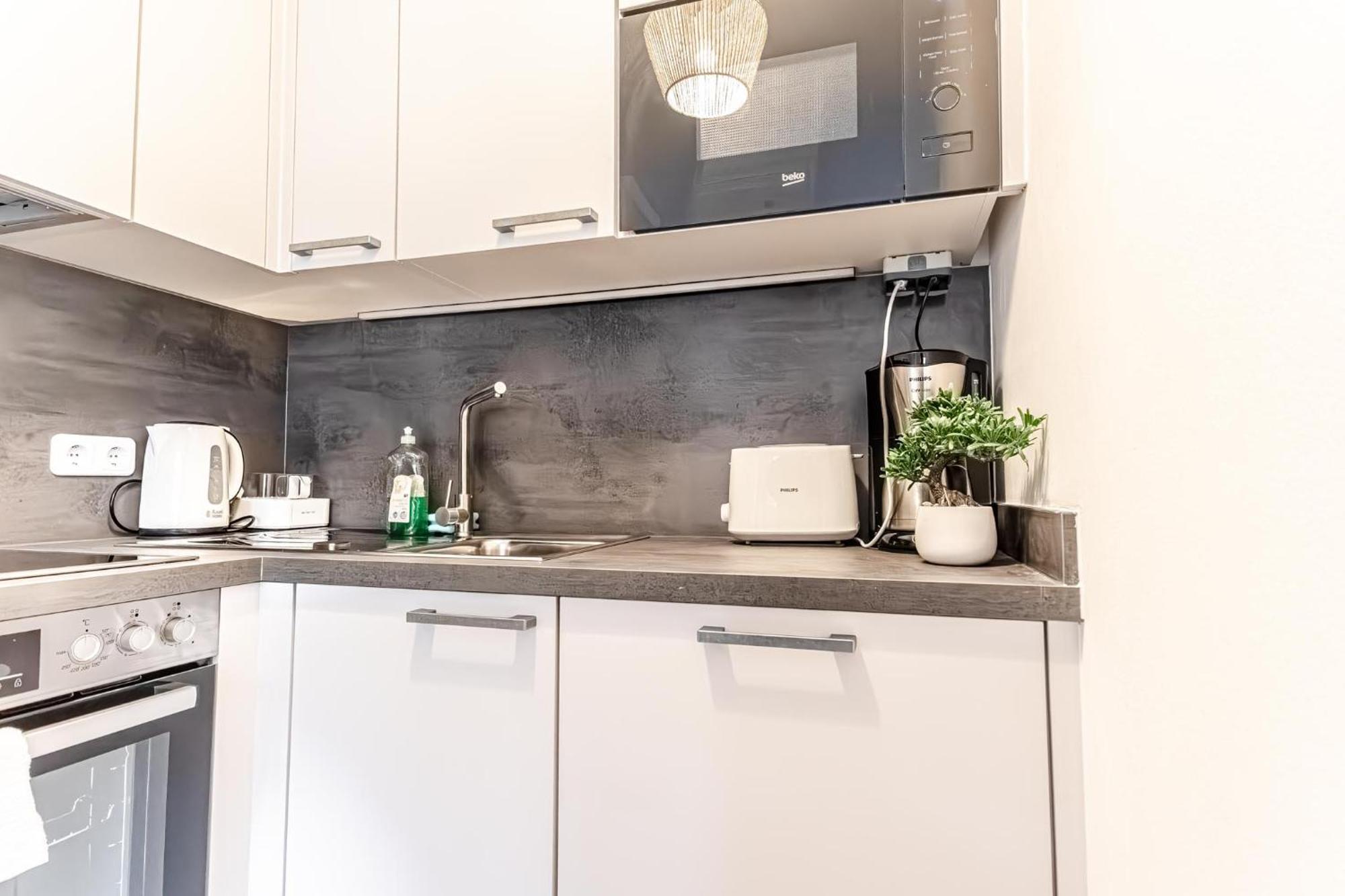 Appartamento Chic 1br And 1lr With Kingbed, 9 Min To Center Via Metro Vienna