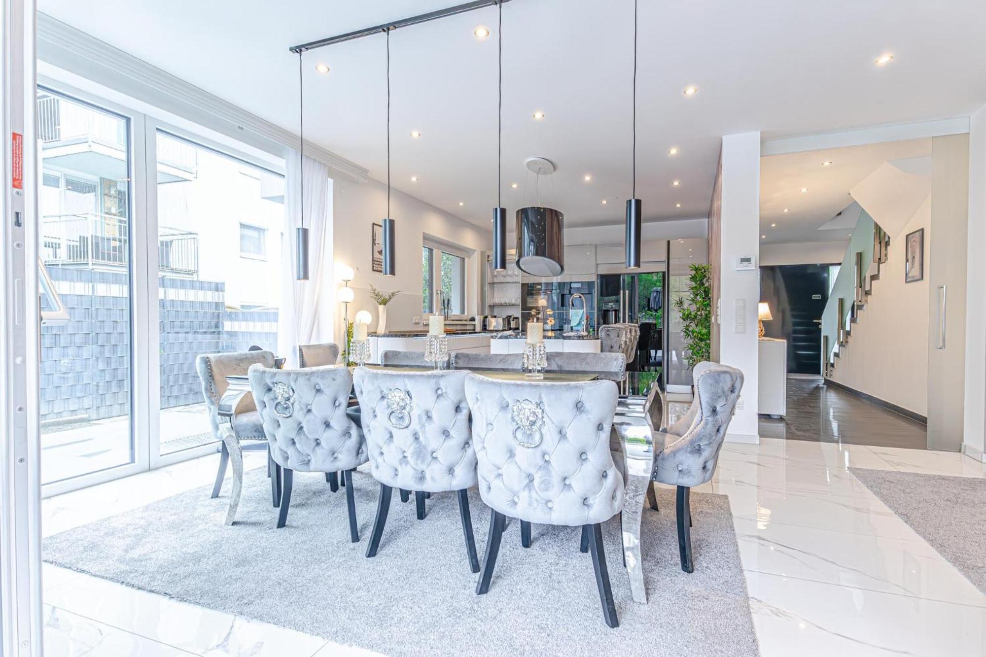Villa Luxury 6br-4ba With Private Pool & Sauna - Pets Allowed *