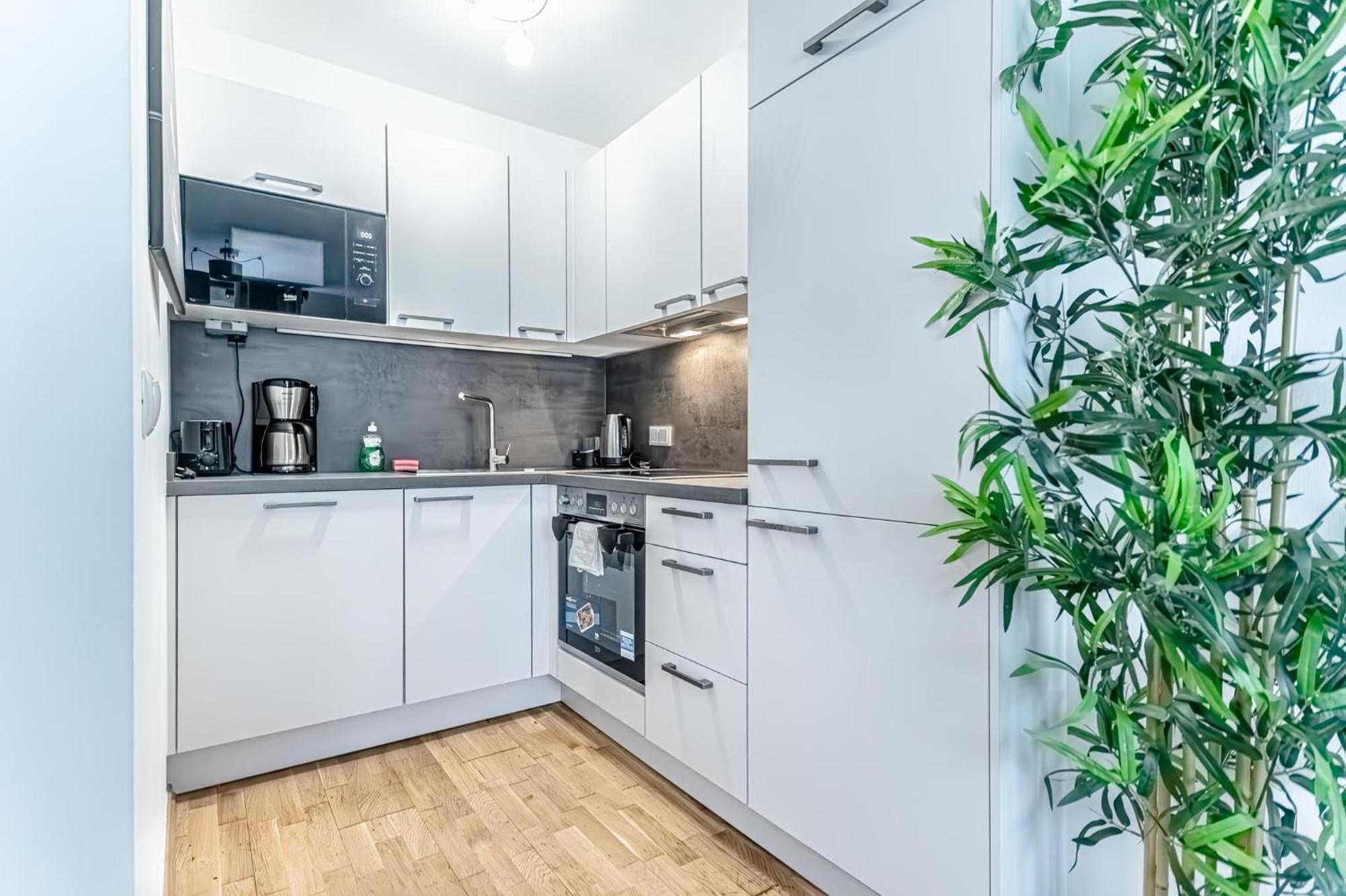 Charming 1br, Steps From Reumannplatz U1 Wien