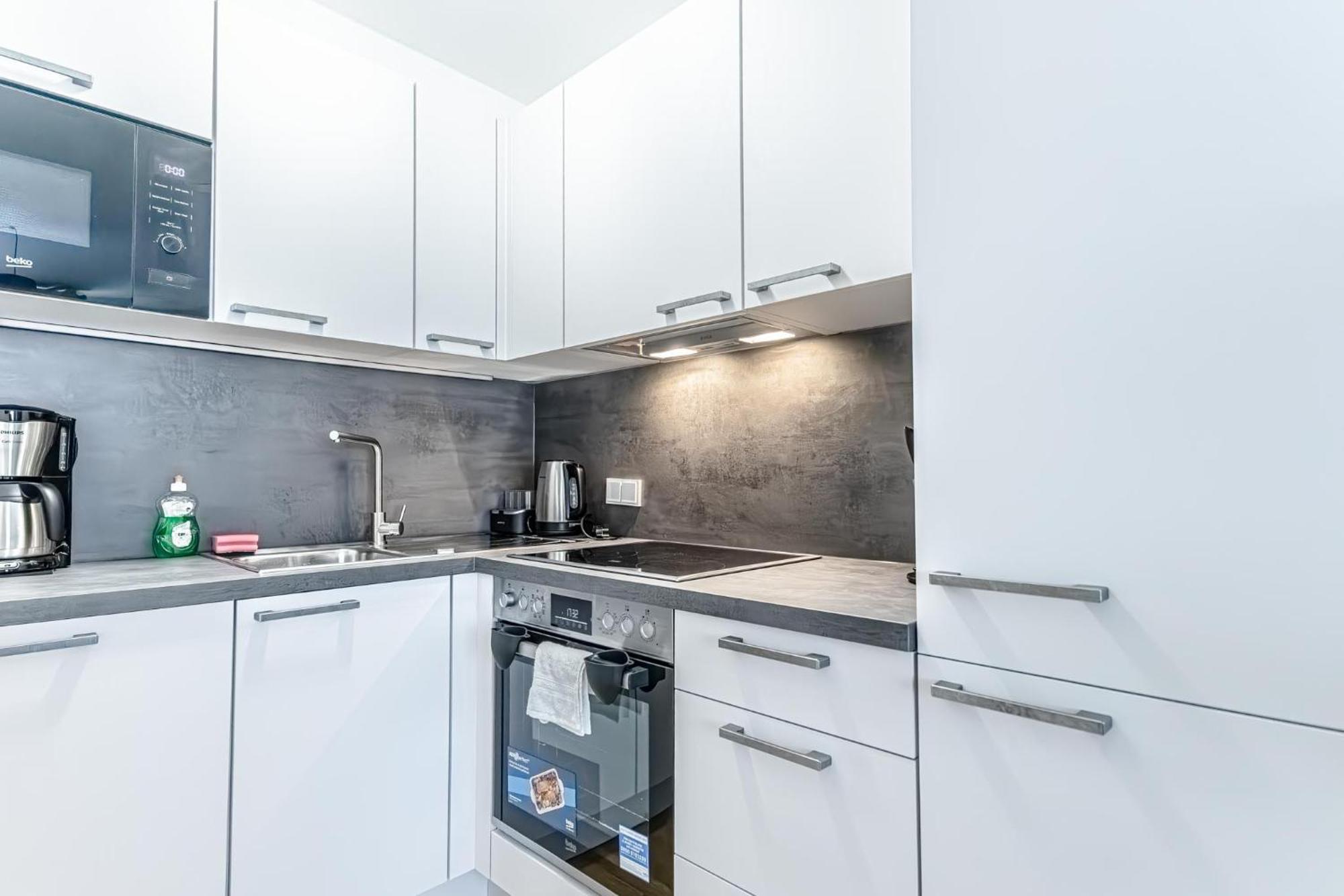 Apartment Charming 1br, Steps From Reumannplatz U1 Wien