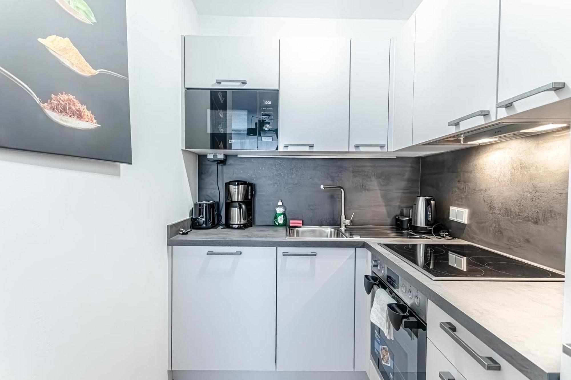 Apartment Charming 1br, Steps From Reumannplatz U1 Wien