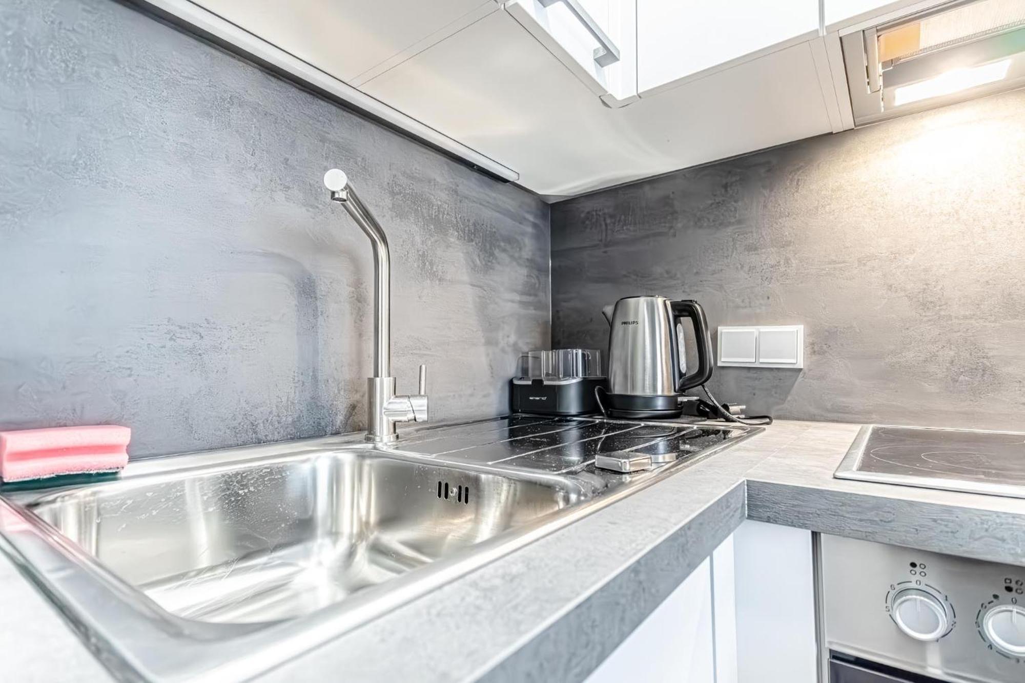 Charming 1br, Steps From Reumannplatz U1 Wien