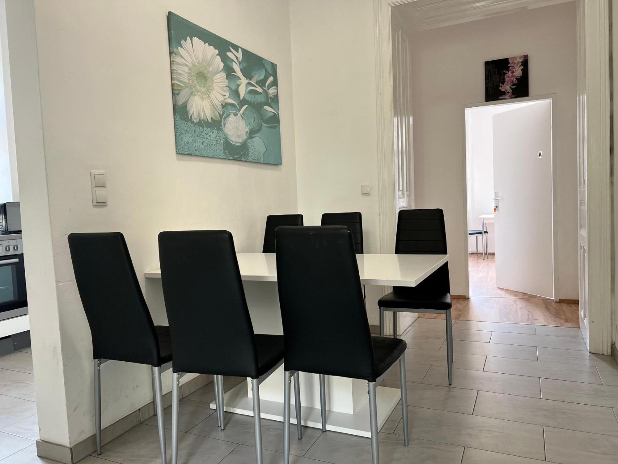 Apartment Cozy 4br Shared Apt.- Near U3/zippererstrasse Vienna
