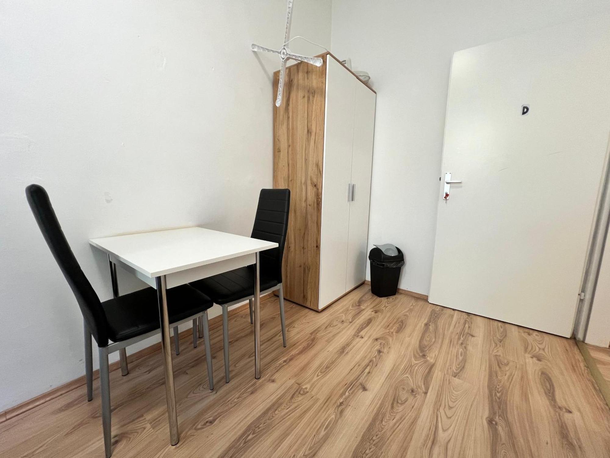 Apartment Cozy 4br Shared Apt.- Near U3/zippererstrasse Vienna