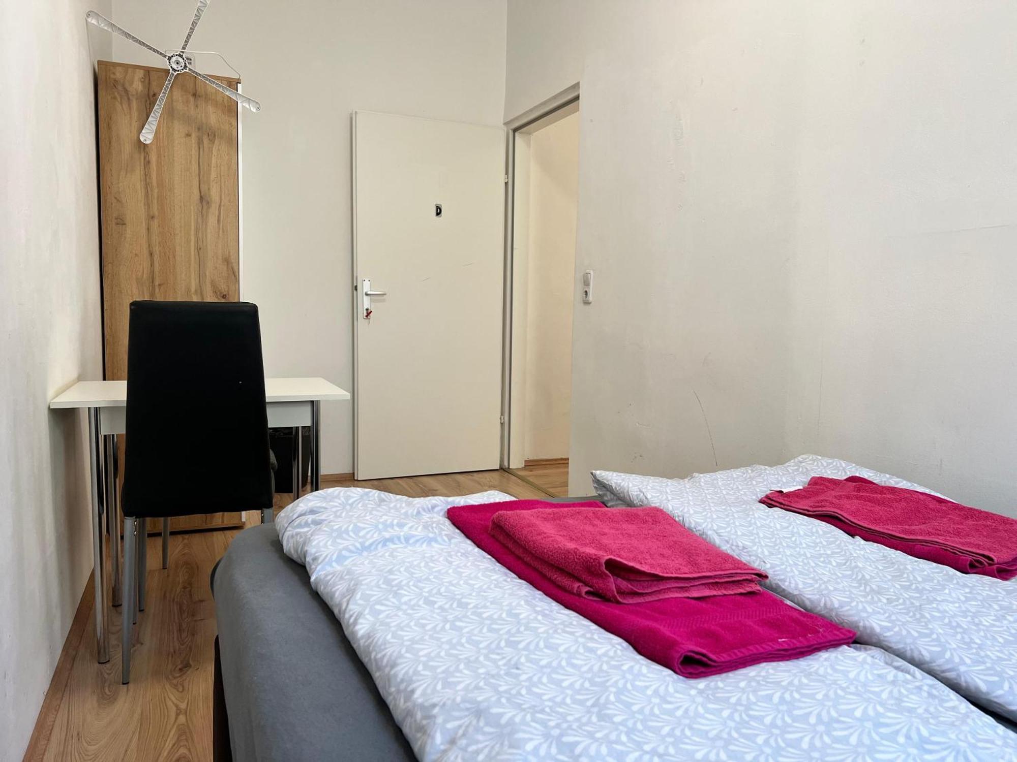 Cozy 4br Shared Apt.- Near U3/zippererstrasse