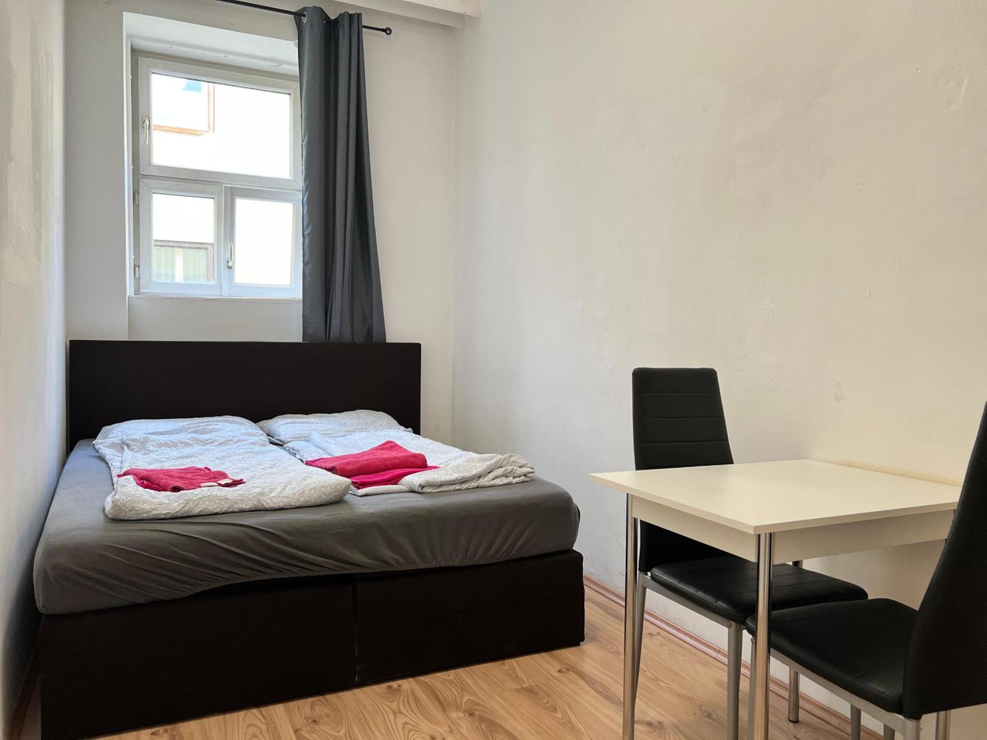 Cozy 4br Shared Apt.- Near U3/zippererstrasse