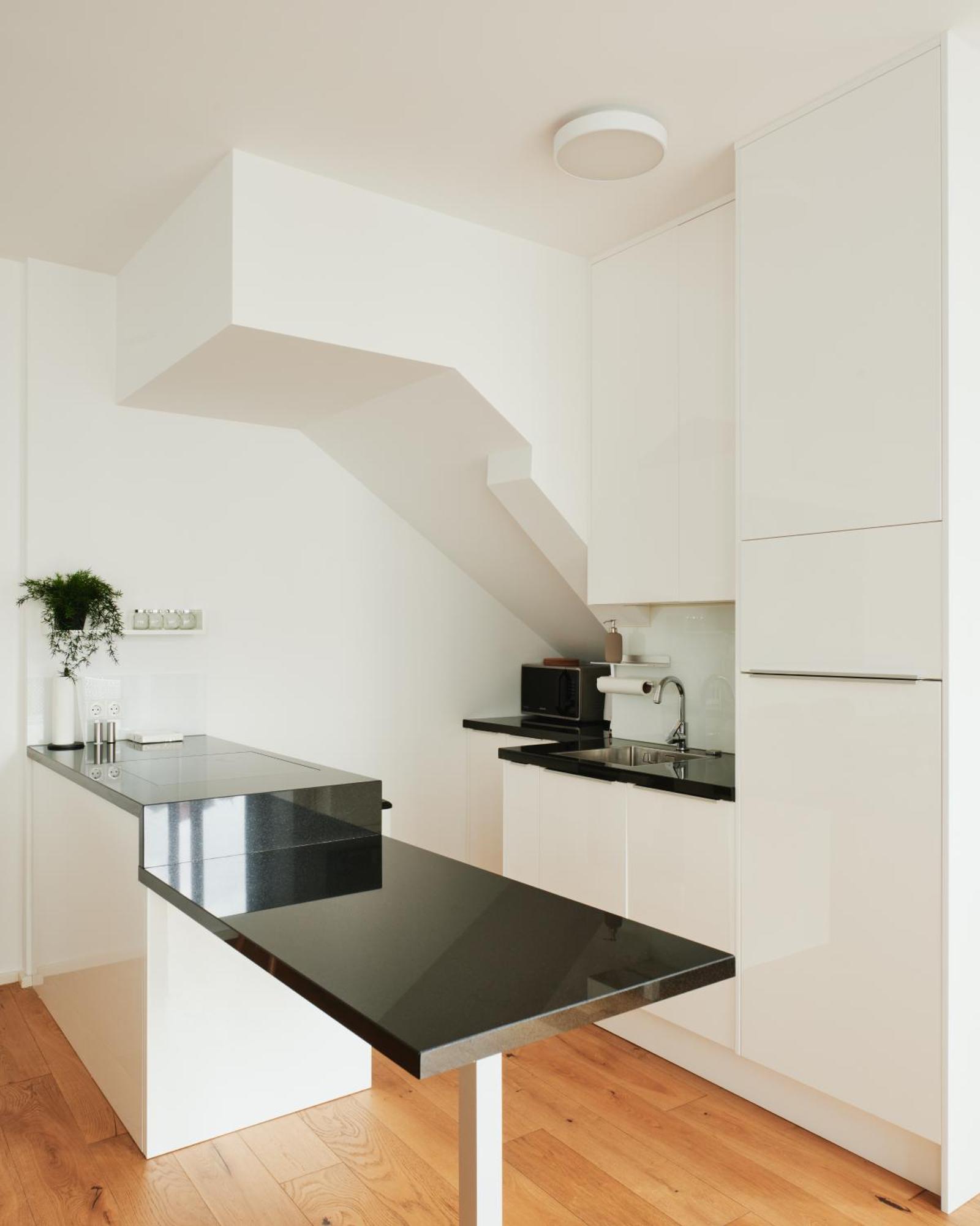 New Spacious Ultra-modern In Westbahnhof