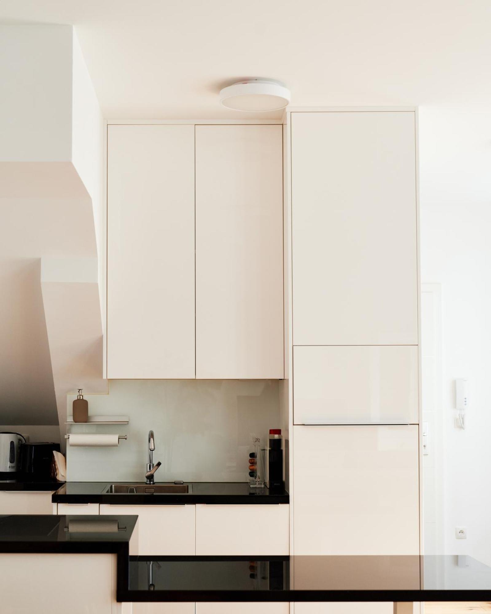 New Spacious Ultra-modern In Westbahnhof