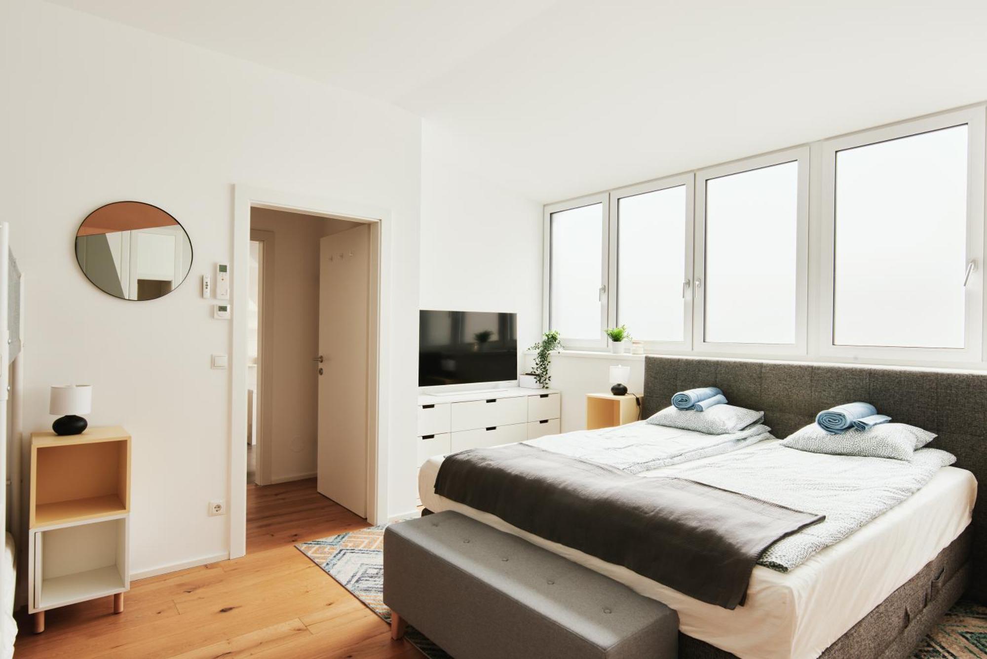 New Spacious Ultra-modern In Westbahnhof
