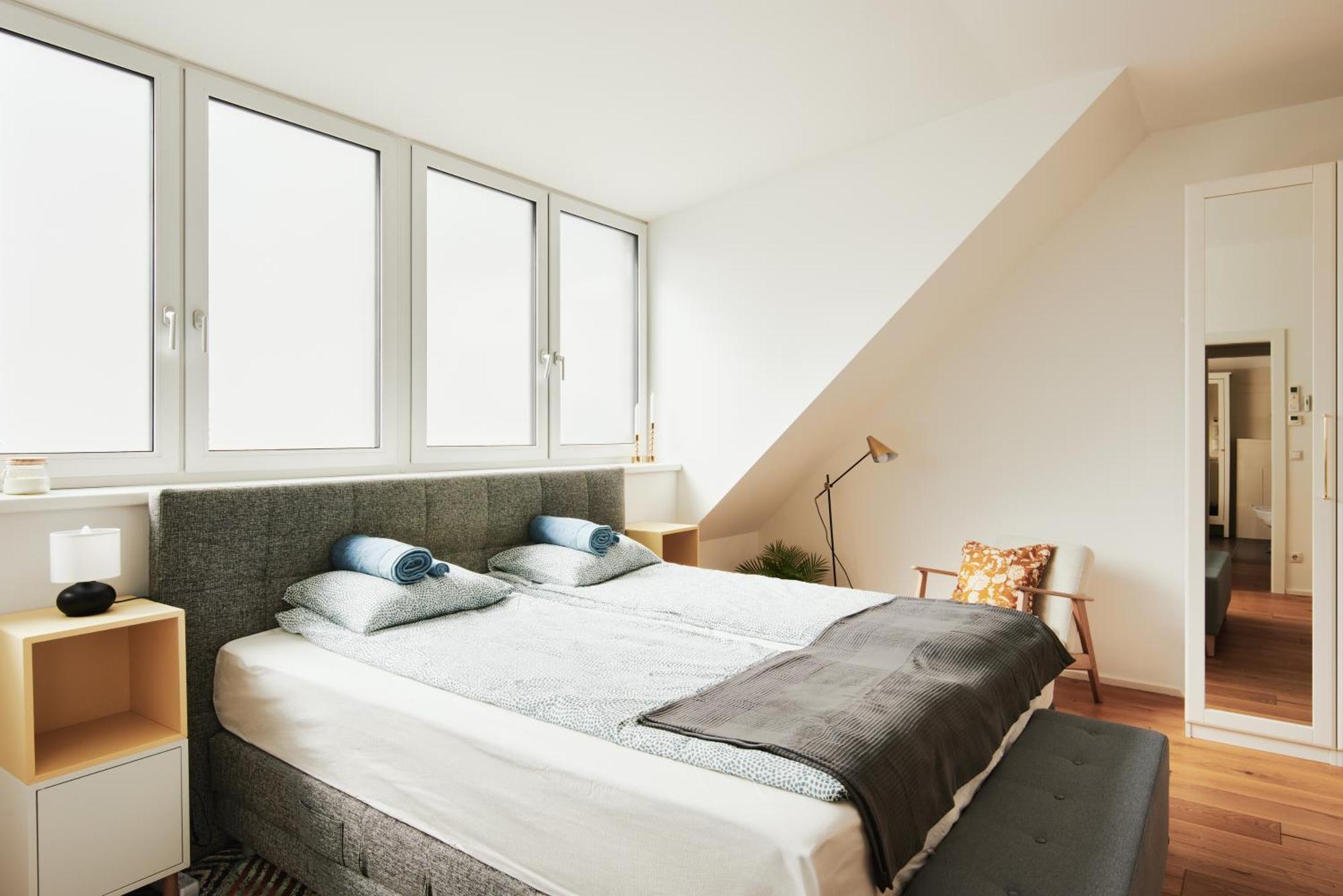 New Spacious Ultra-modern In Westbahnhof