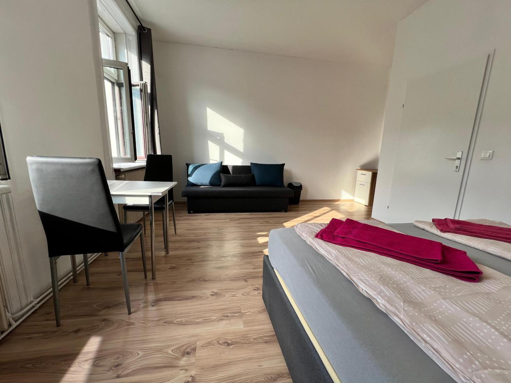 Cozy 4br Shared Apt.- Near U3/zippererstrasse Vienna