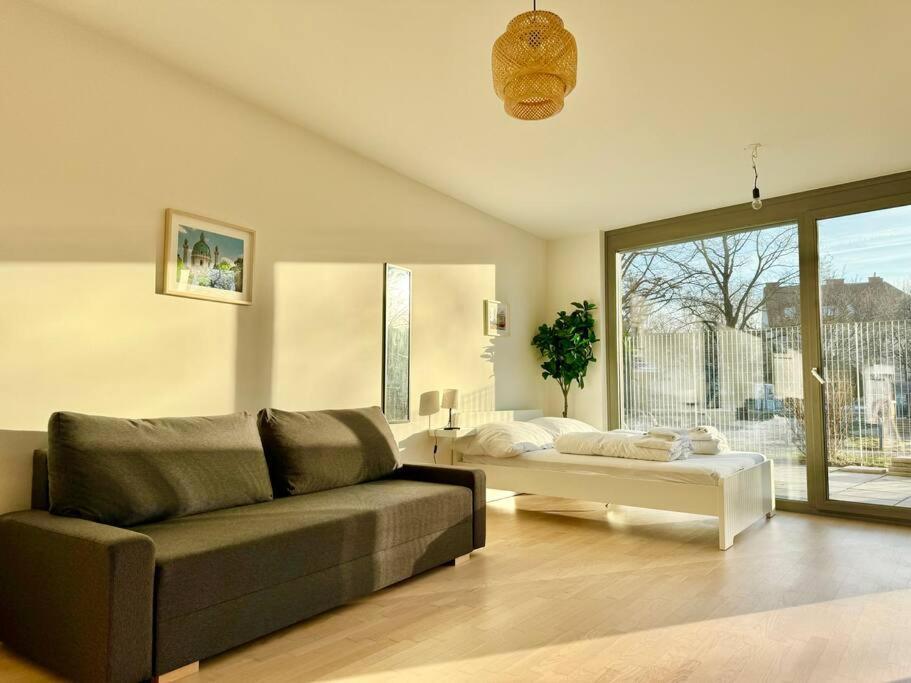 140 M2 Modern Maisonette With Garden & Free Parking
