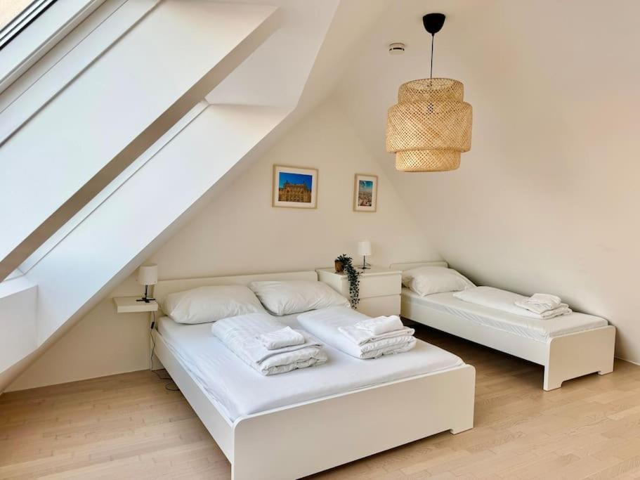 Apartment 140 M2 Modern Maisonette With Garden & Free Parking