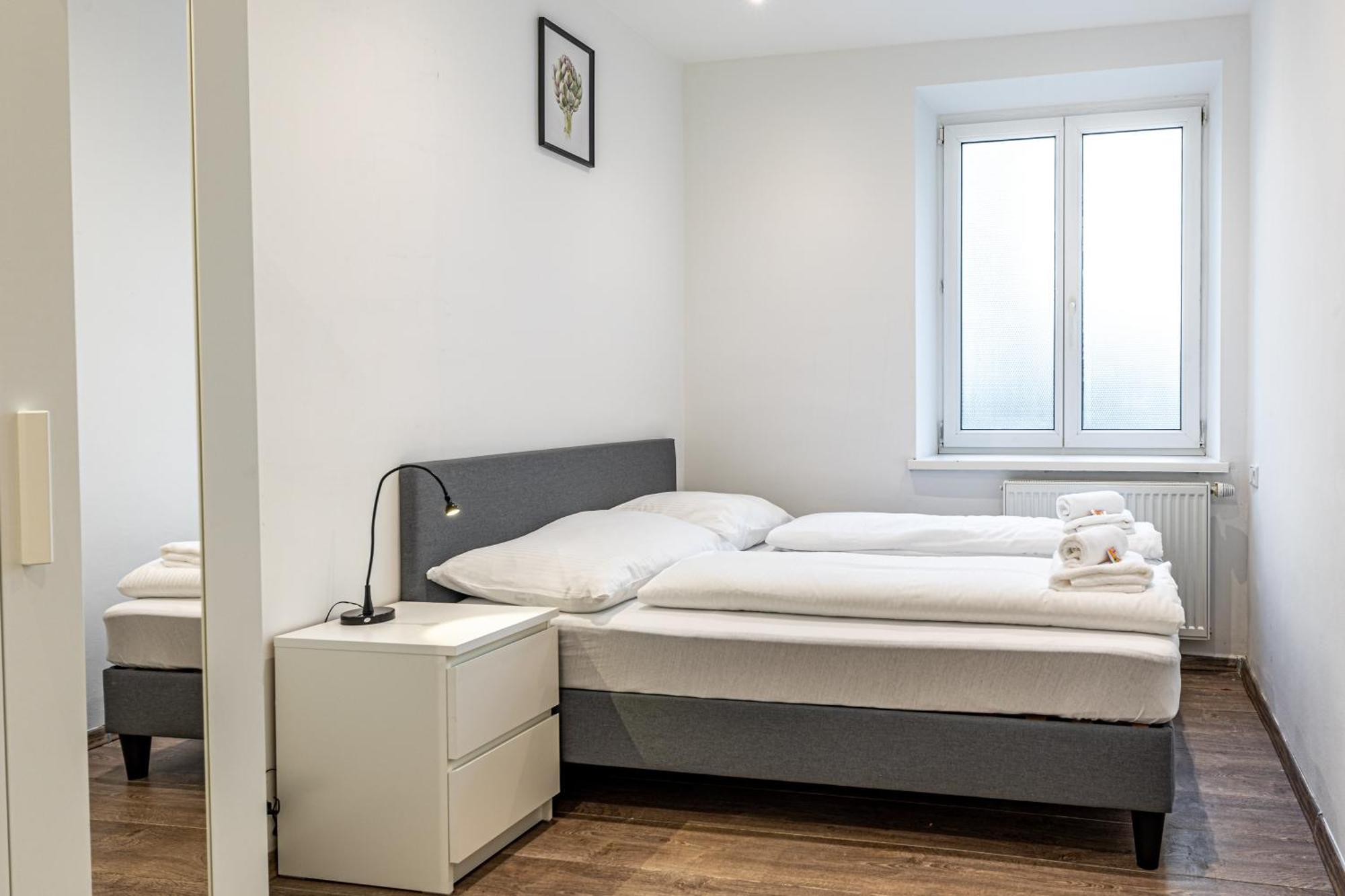 Apartment Hub Close To Main Station By Jr *