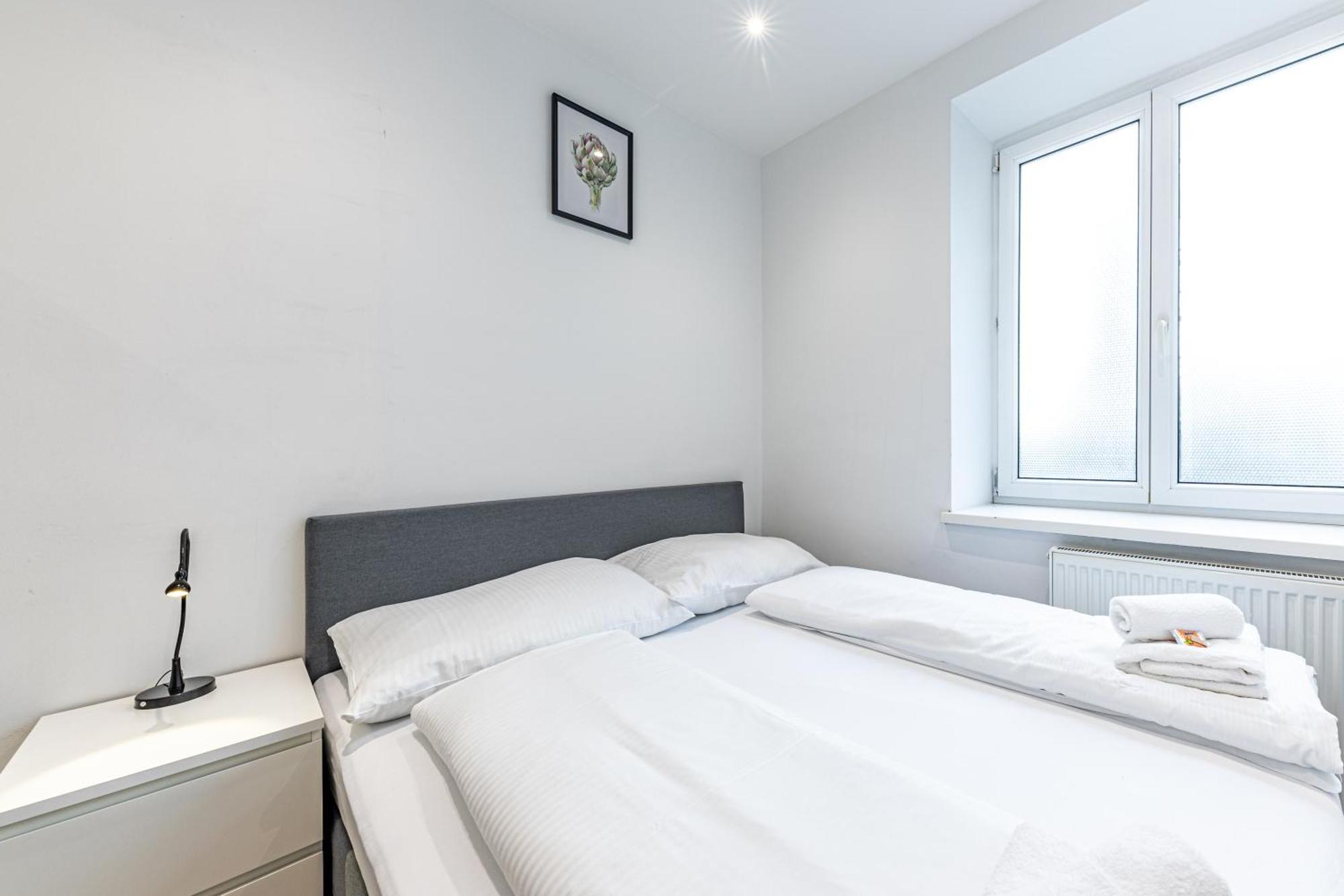Apartment Hub Close To Main Station By Jr *