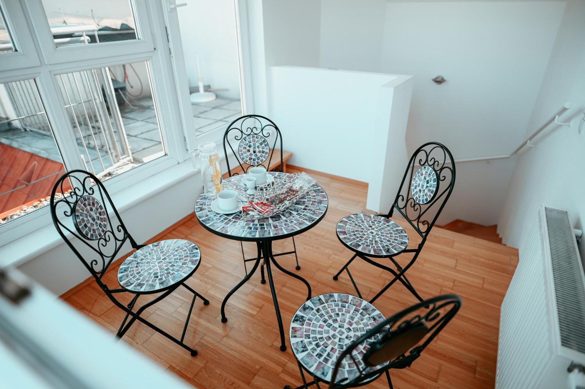 Apartment Deluxe *