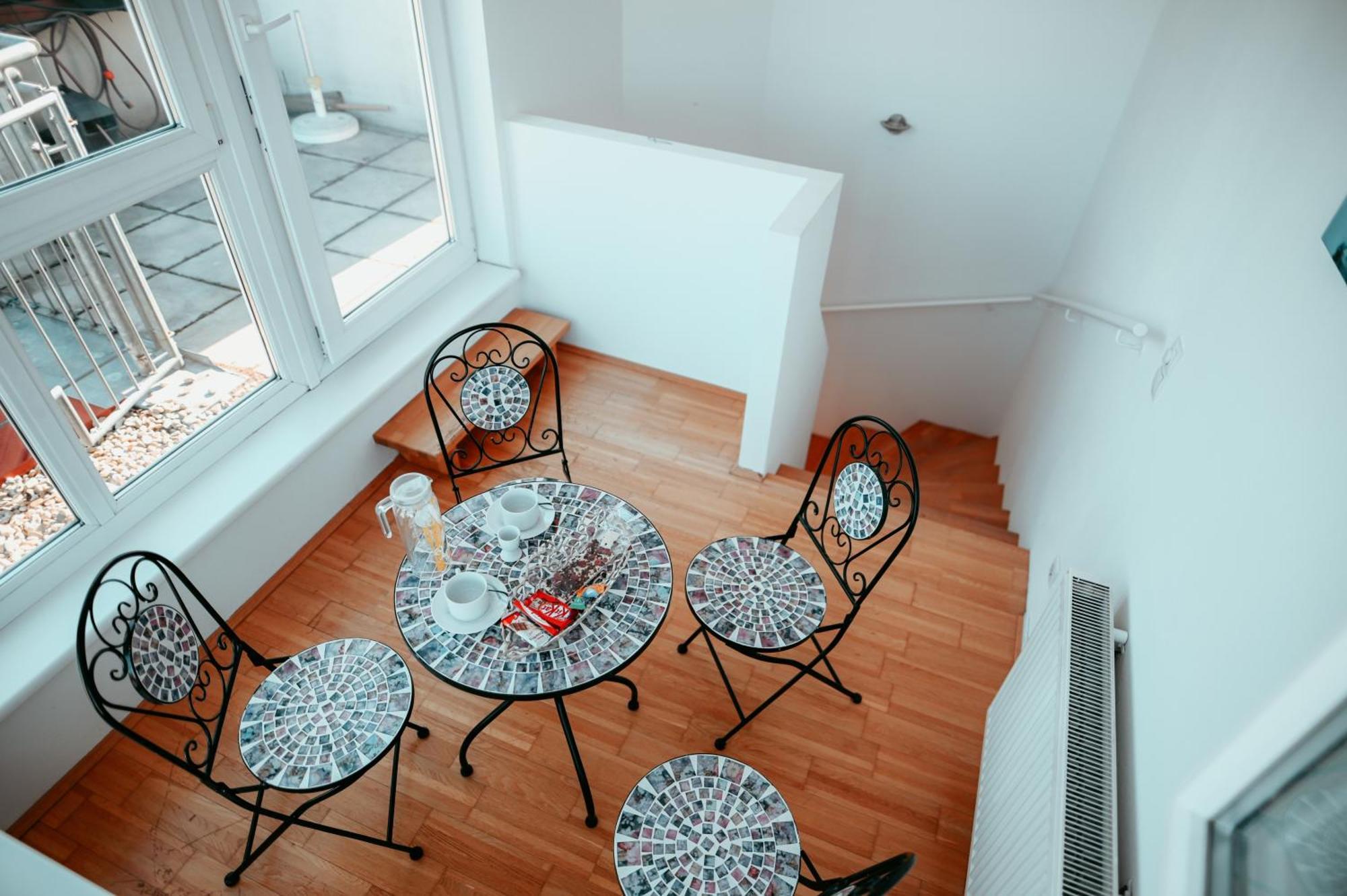 Apartment Deluxe *