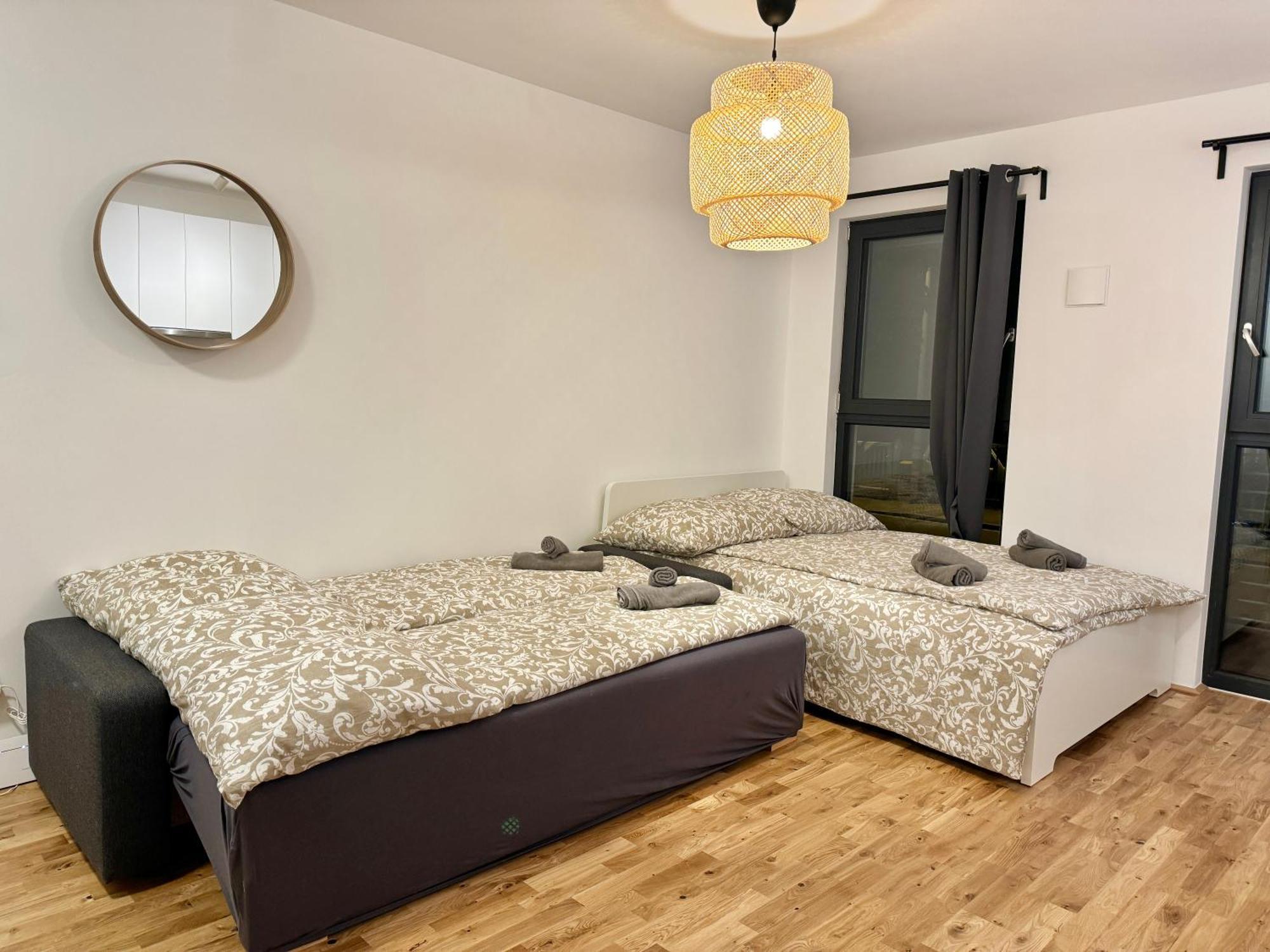 Modern With Balcony & Free Parking - Nearby Metro Apartment
