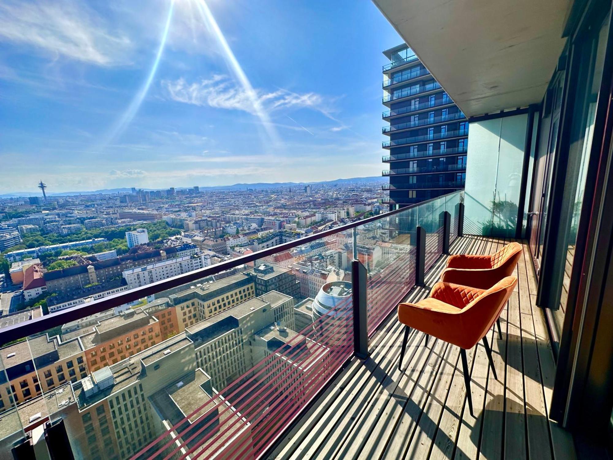 Luxury Penthouse I Rooftop Pool I Self Check-in Appartamento