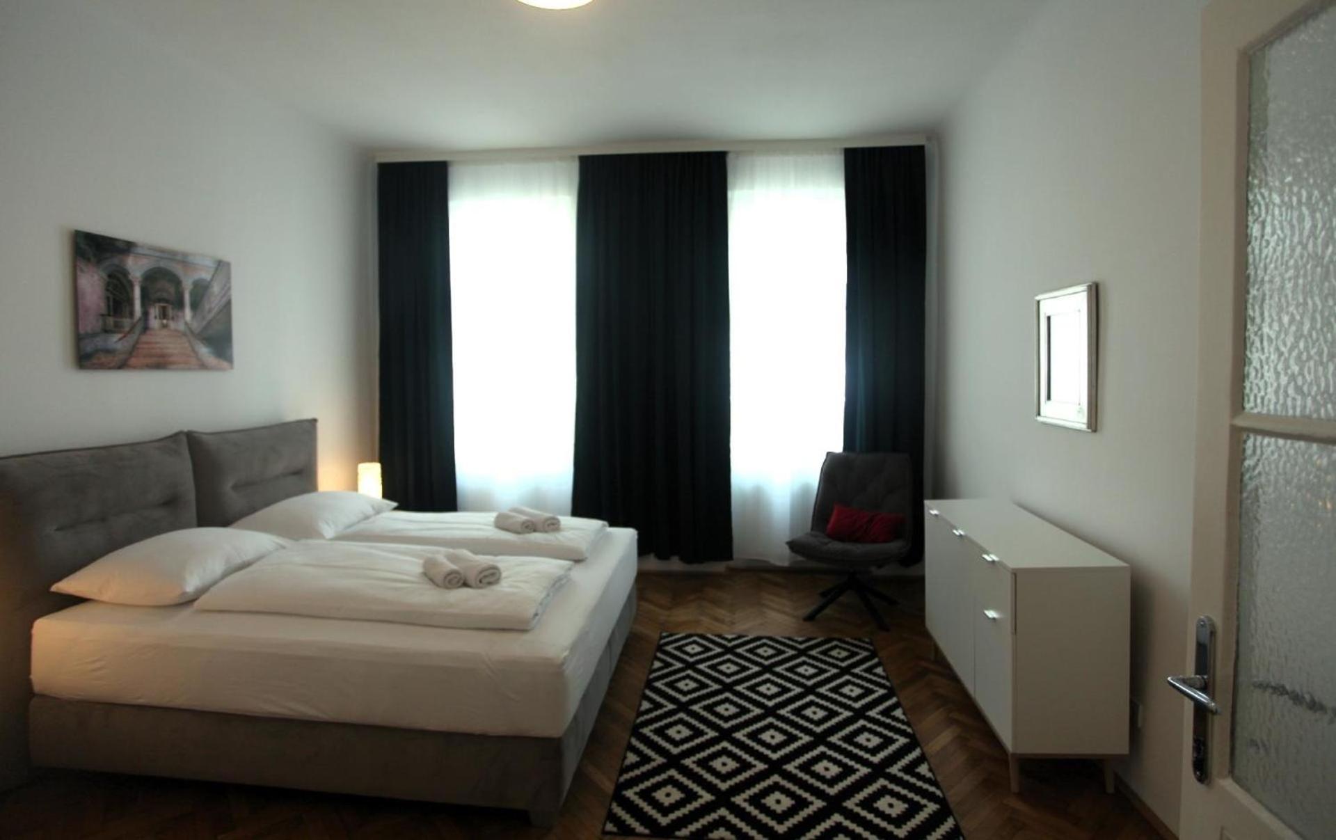 Schoene Dreizimmerwohnung Direkt Am Augarten Appartamento *