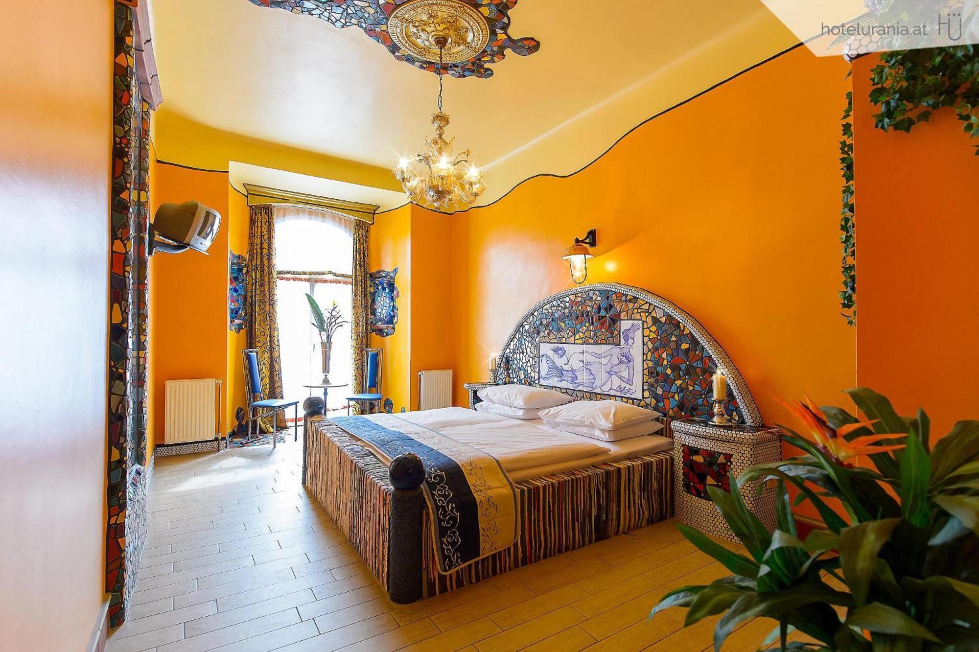 Hotel Urania 3*