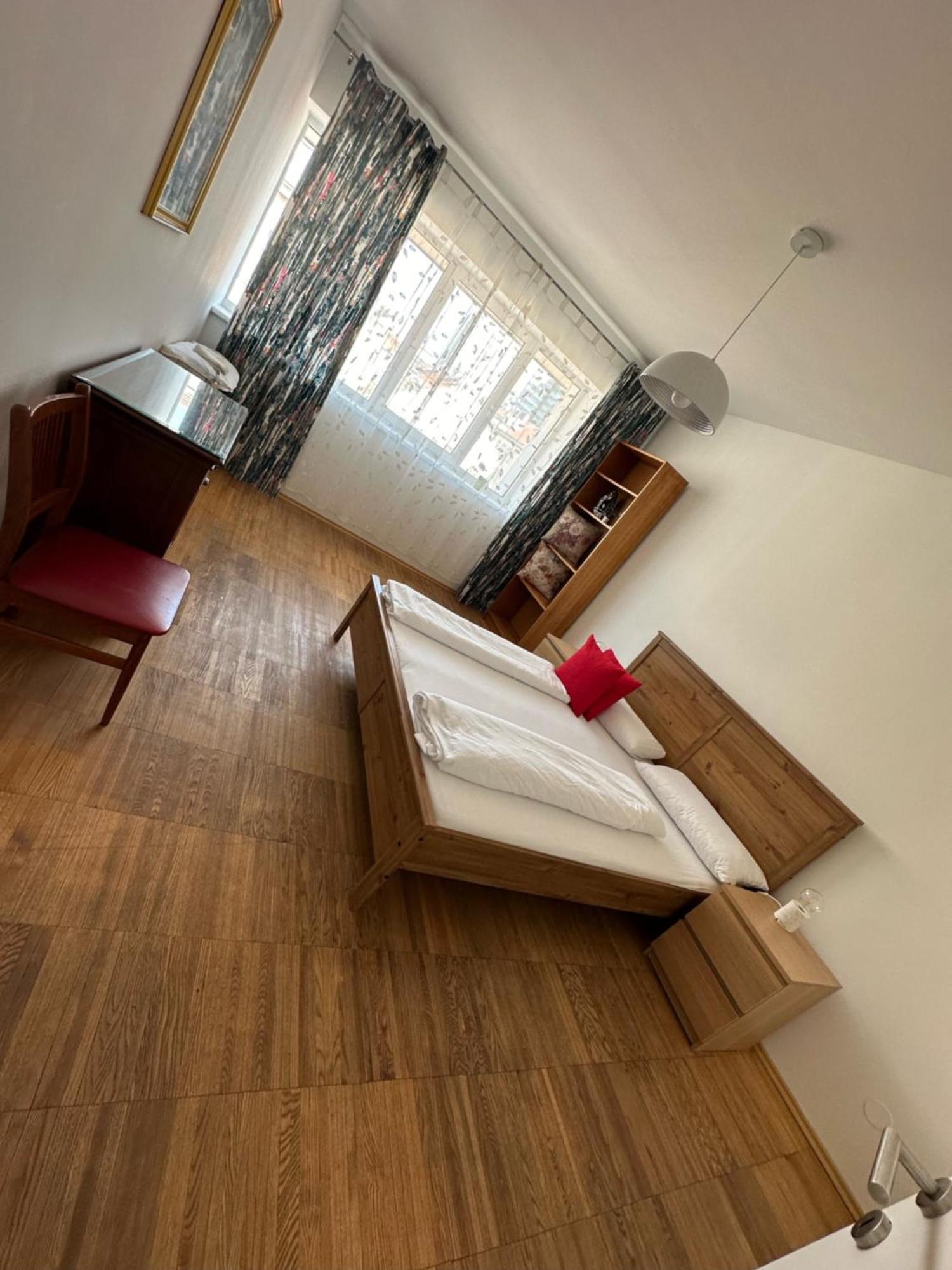 Rennweg Apartment