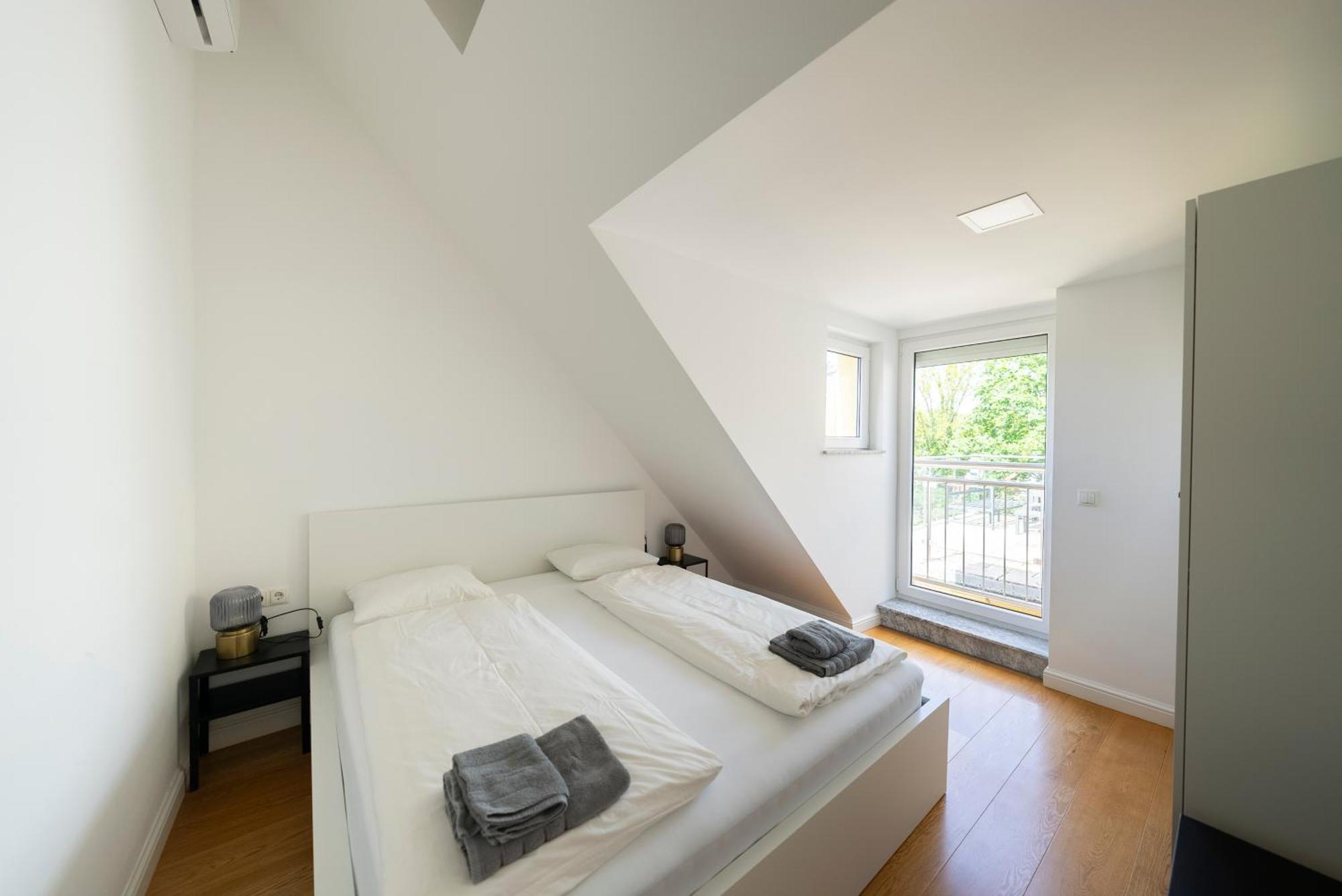 Luxury Penthouse Schonbrunn Apartment *