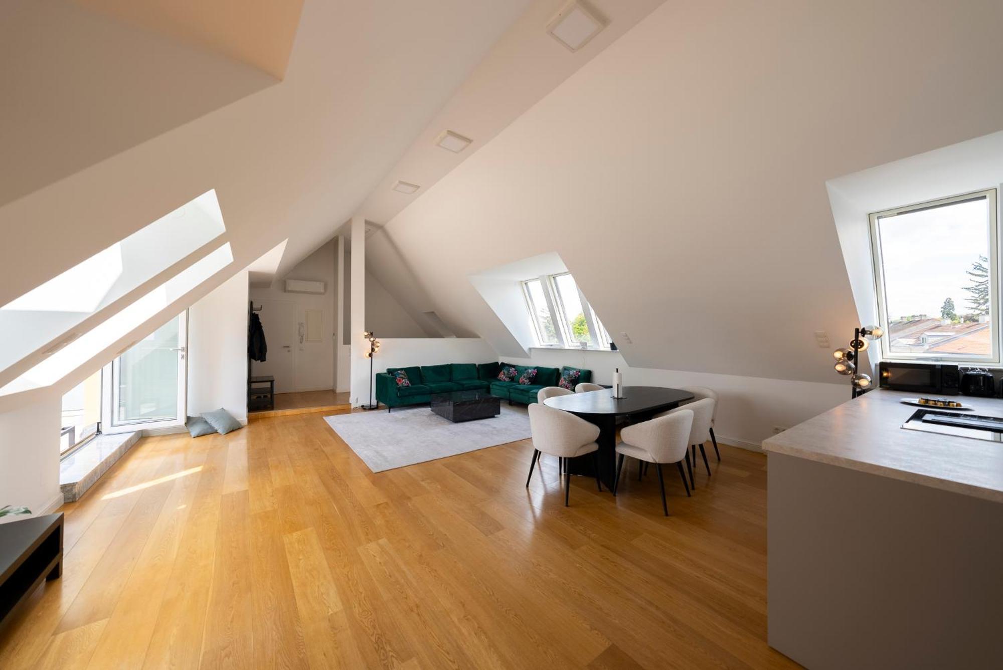 Luxury Penthouse Schonbrunn Apartment *