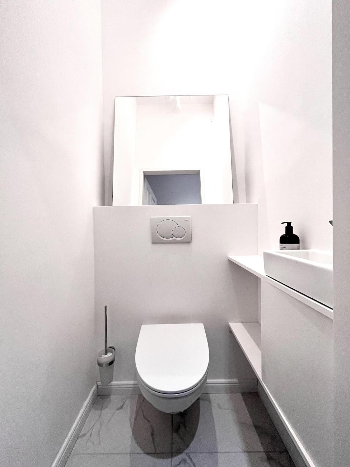 Apartment With Balcony Next Augarten Park