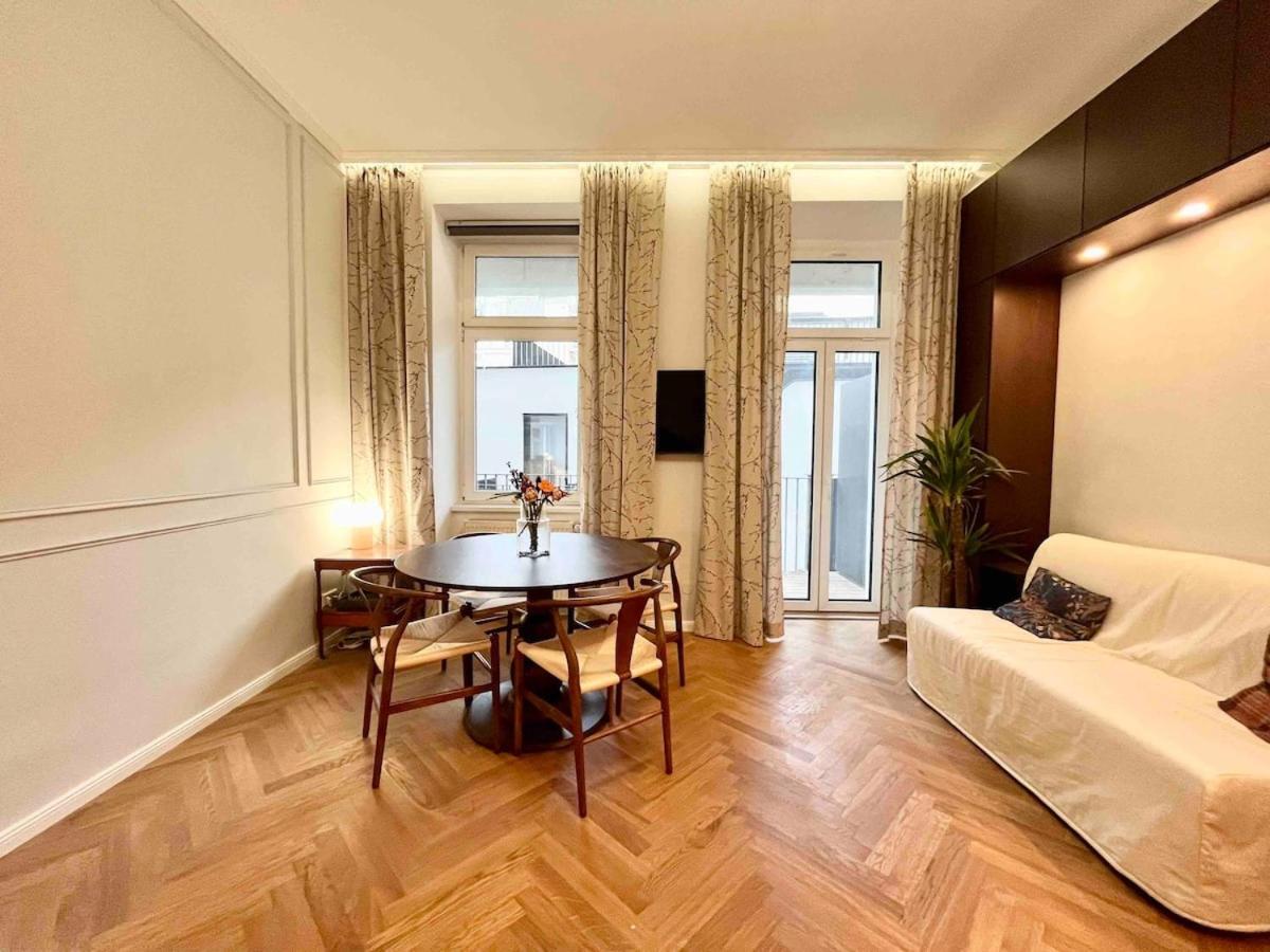 Apartment With Balcony Next Augarten Park Vienna