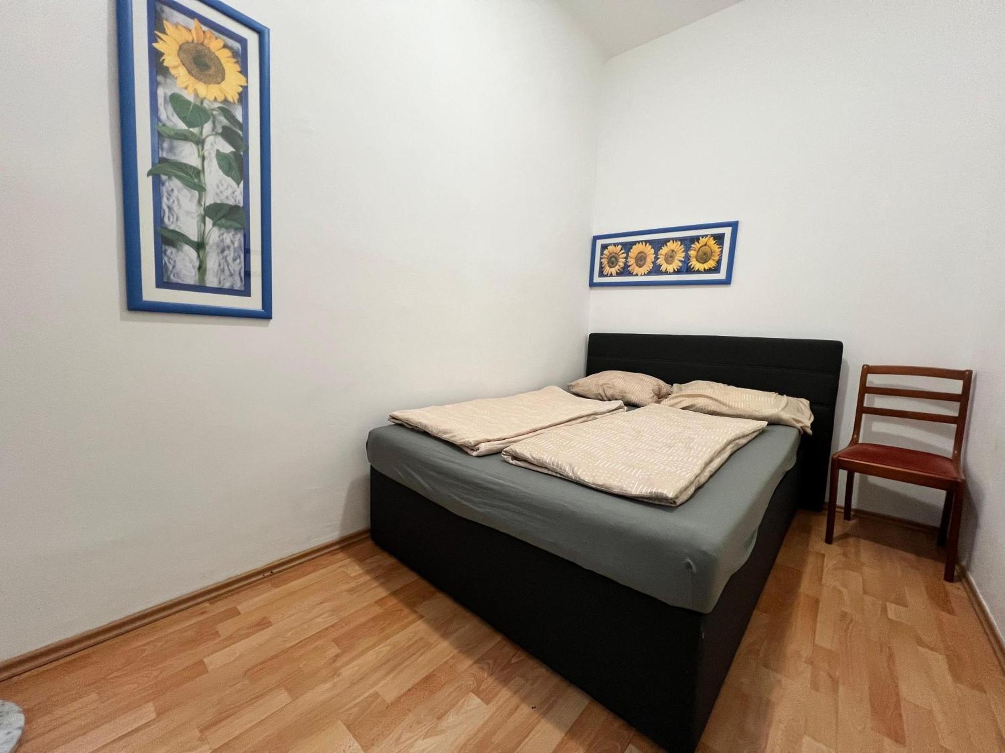 Apartment Cozy 2br Apt- Near Danube River