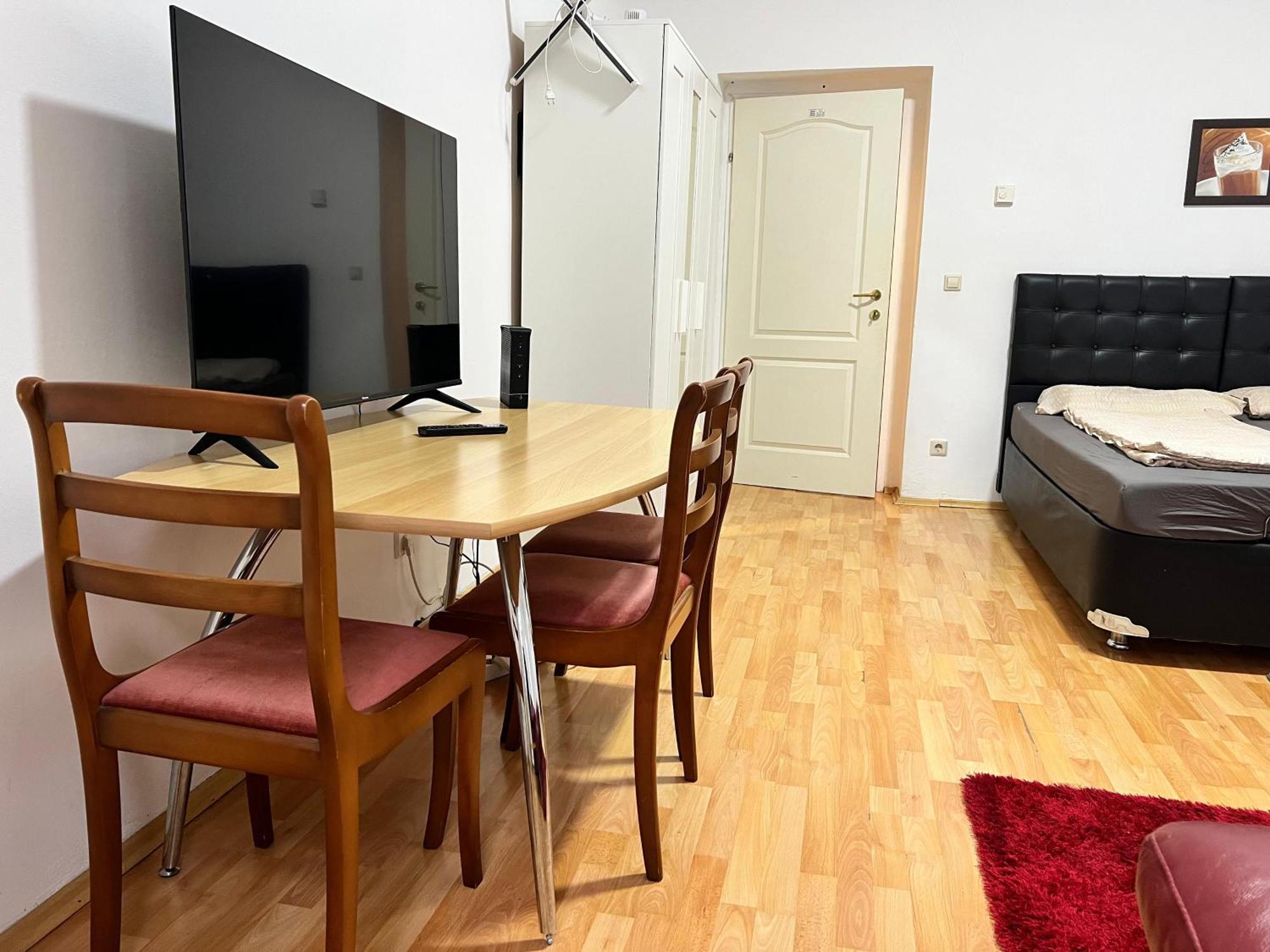 Cozy 2br Apt- Near Danube River Apartment Vienna