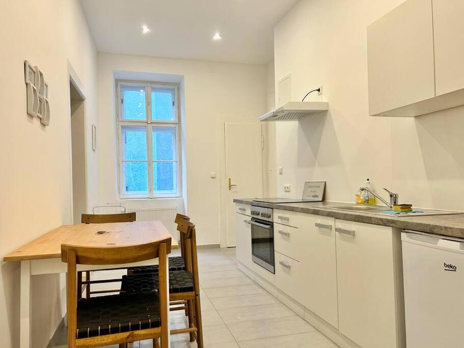 Quiet 60 M2 With Free Parking Vienna