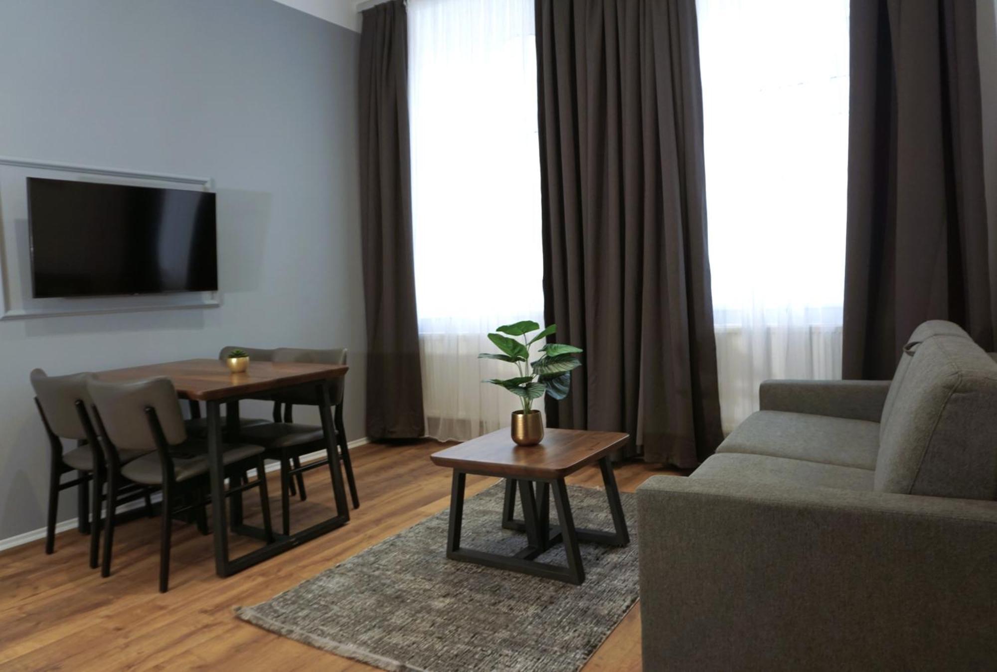 Apartment Viva La *