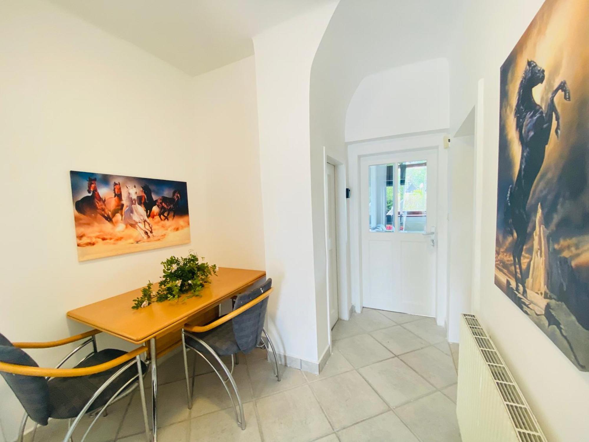 Villa Family House In Am Schopfwerk Area Vienna