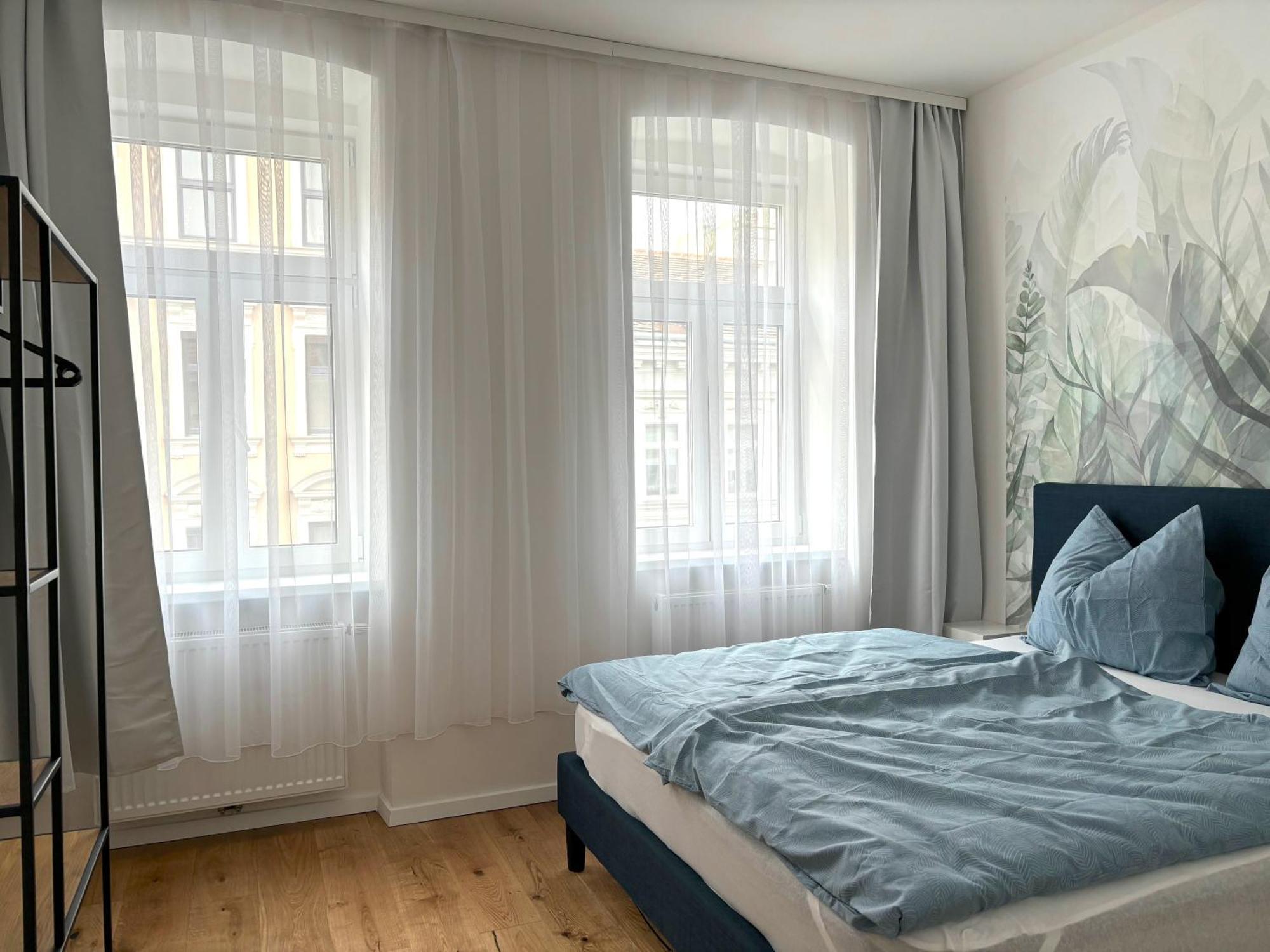 Schoenes Design, 3 Queensize-betten, Walk In Dusche, Kueche Komplett Mit Nespresso, Zusatzpaket Moeglich Kleinkinderbett, Kindergeschirr, Hochstuhl * Vienna
