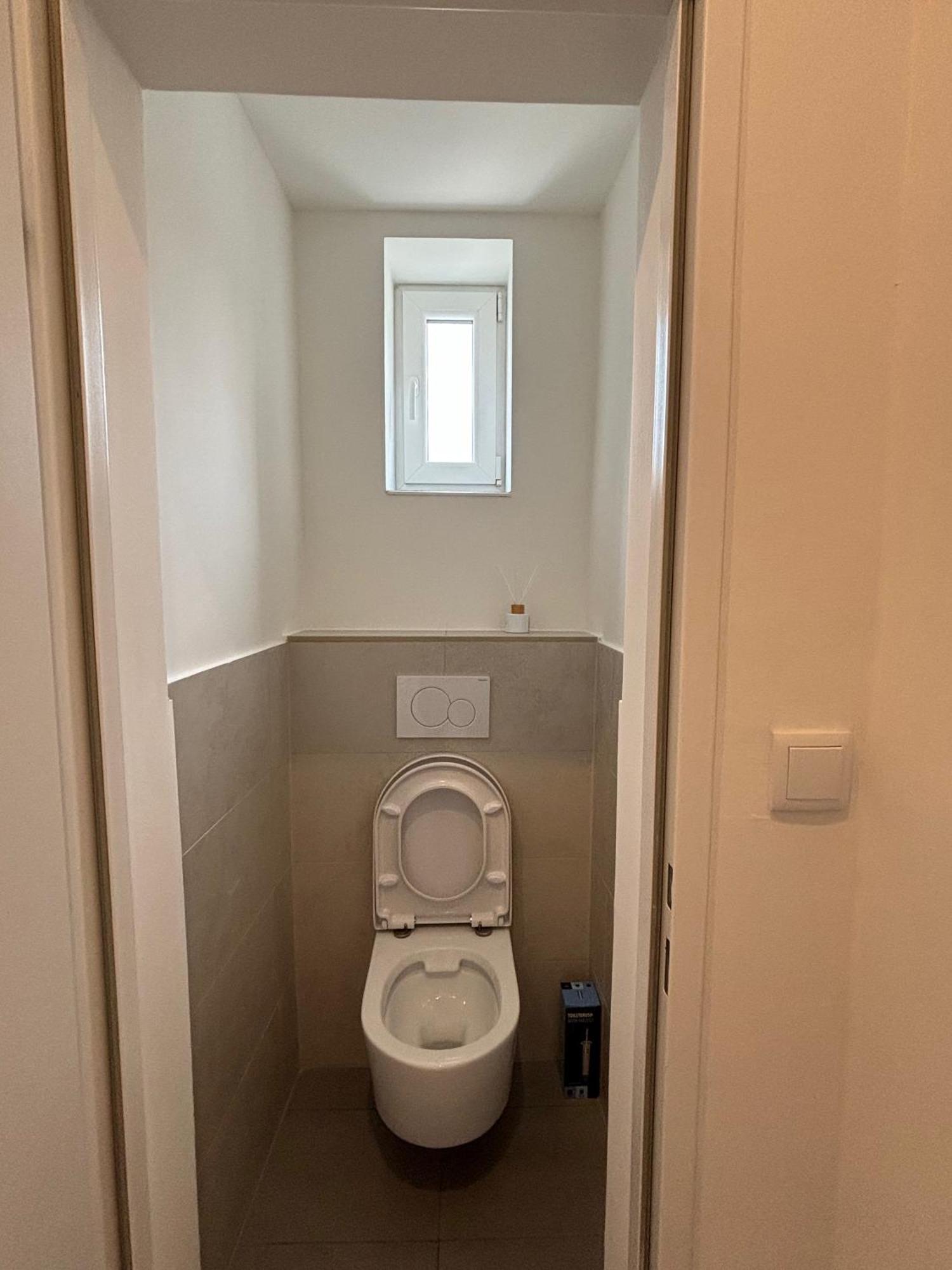 Schoenes Design, 3 Queensize-betten, Walk In Dusche, Kueche Komplett Mit Nespresso, Zusatzpaket Moeglich Kleinkinderbett, Kindergeschirr, Hochstuhl Apartment *