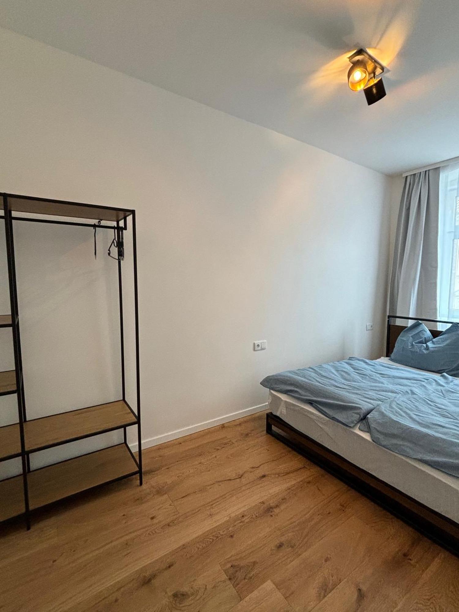 Schoenes Design, 3 Queensize-betten, Walk In Dusche, Kueche Komplett Mit Nespresso, Zusatzpaket Moeglich Kleinkinderbett, Kindergeschirr, Hochstuhl Apartment *