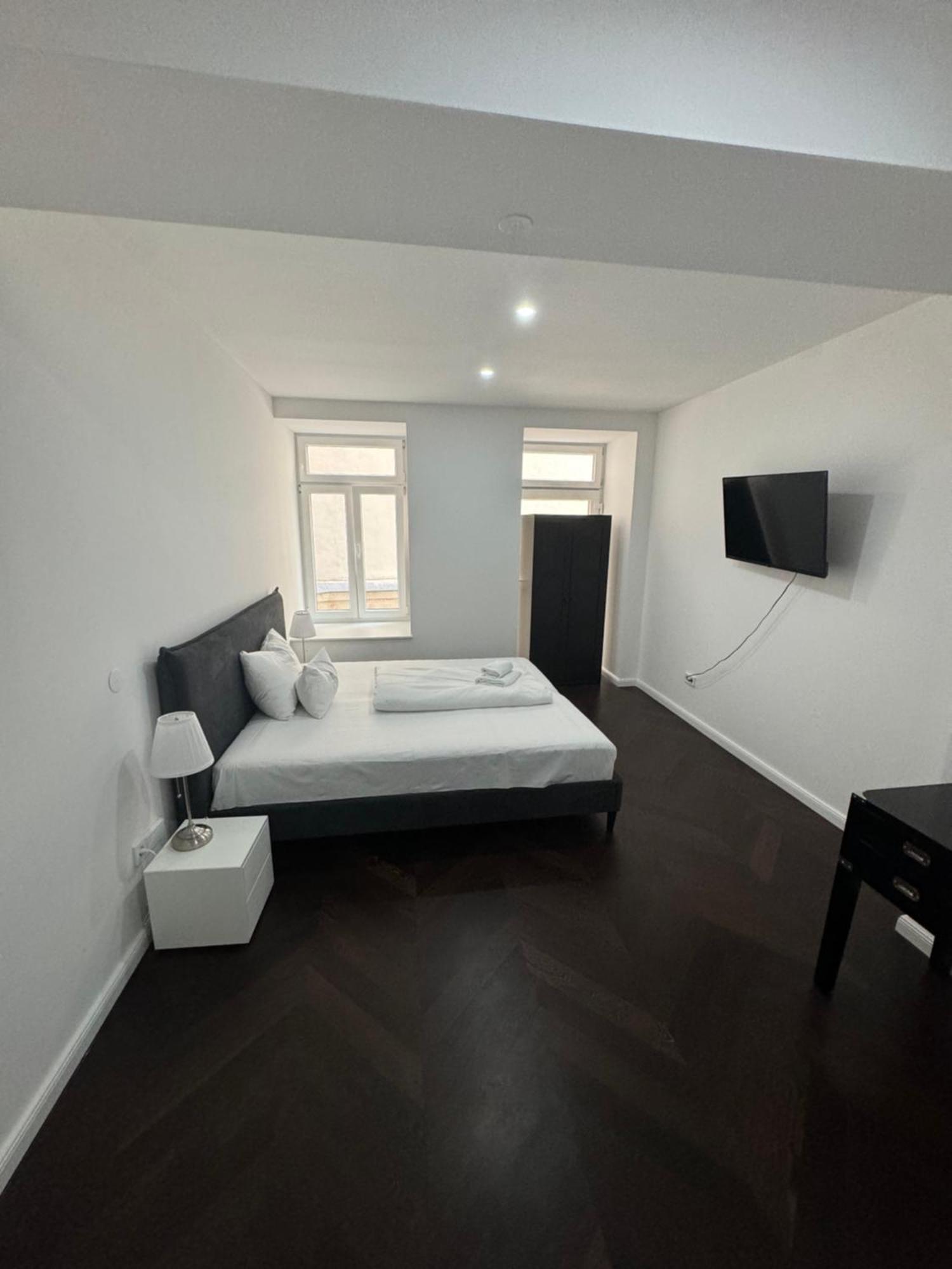 Apartment Design In The Centre Of *