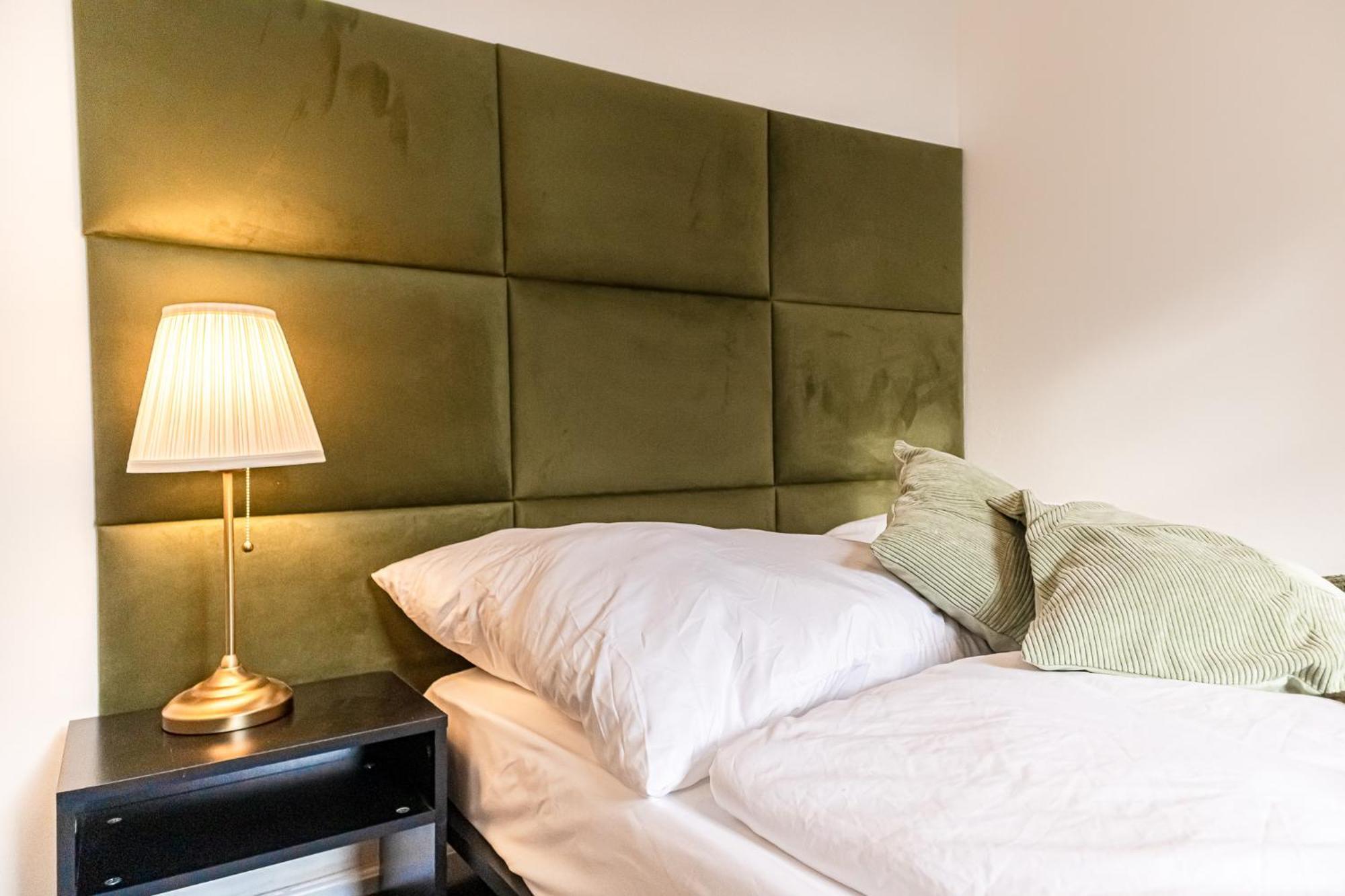 Friendly 2br Apt- Near U6 Station Am Schoepfwerk Apartment *