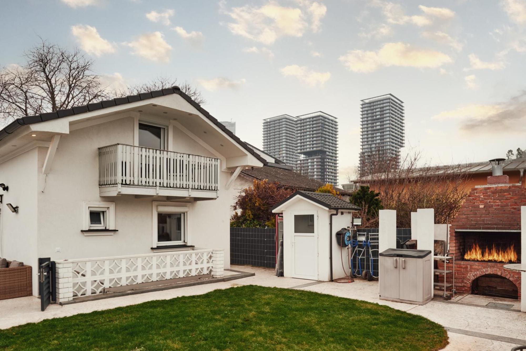 Luxurious 3bd In Prime Location Of W Jacuzzi Swimming Pool N Free Parking Vienna