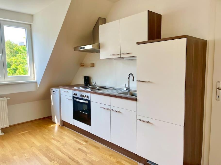 Premium 90 M2 Rooftop - Free Parking Apartment