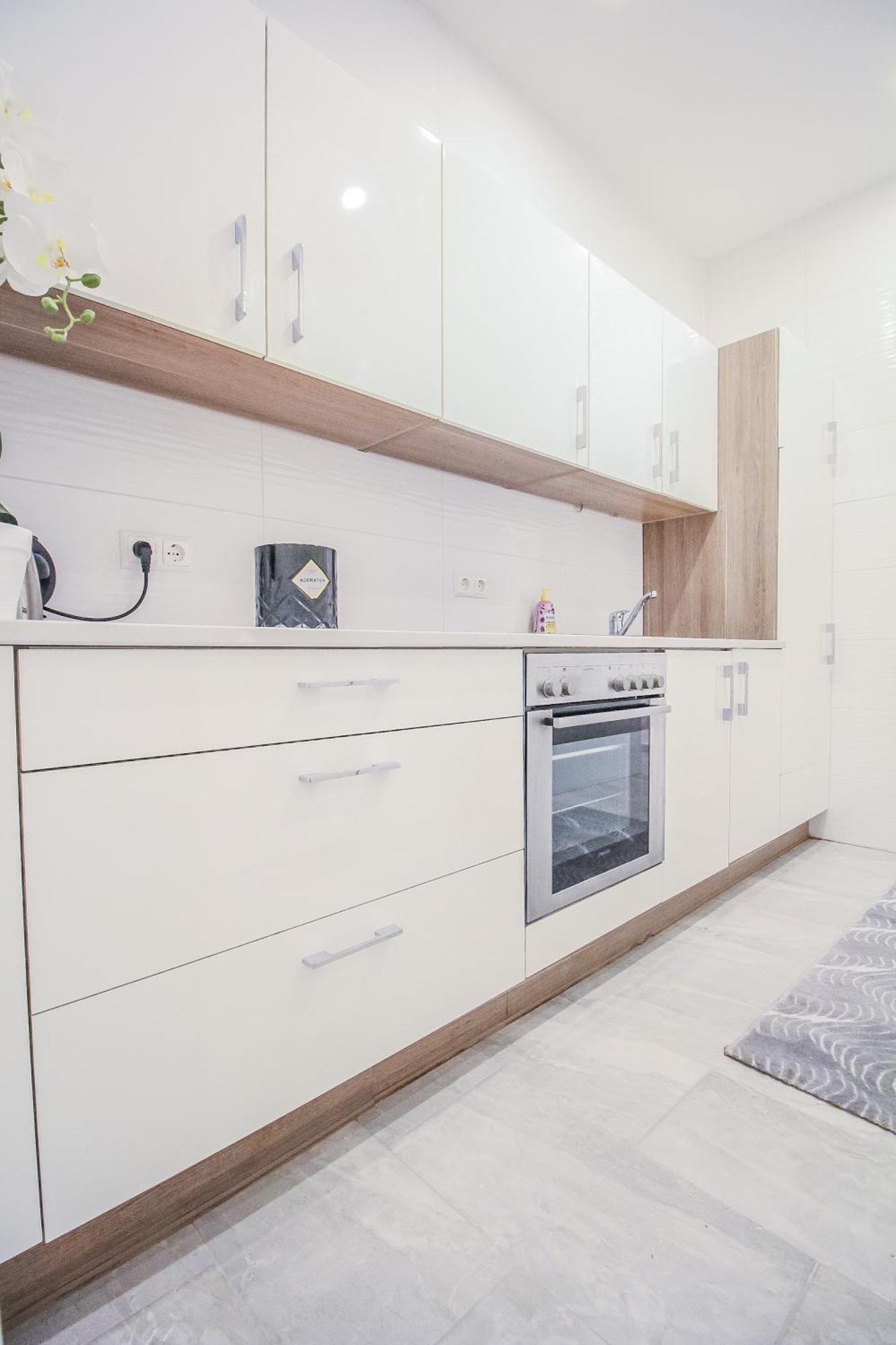 Homestay Comfortable In The Alterlaa Area Lv3